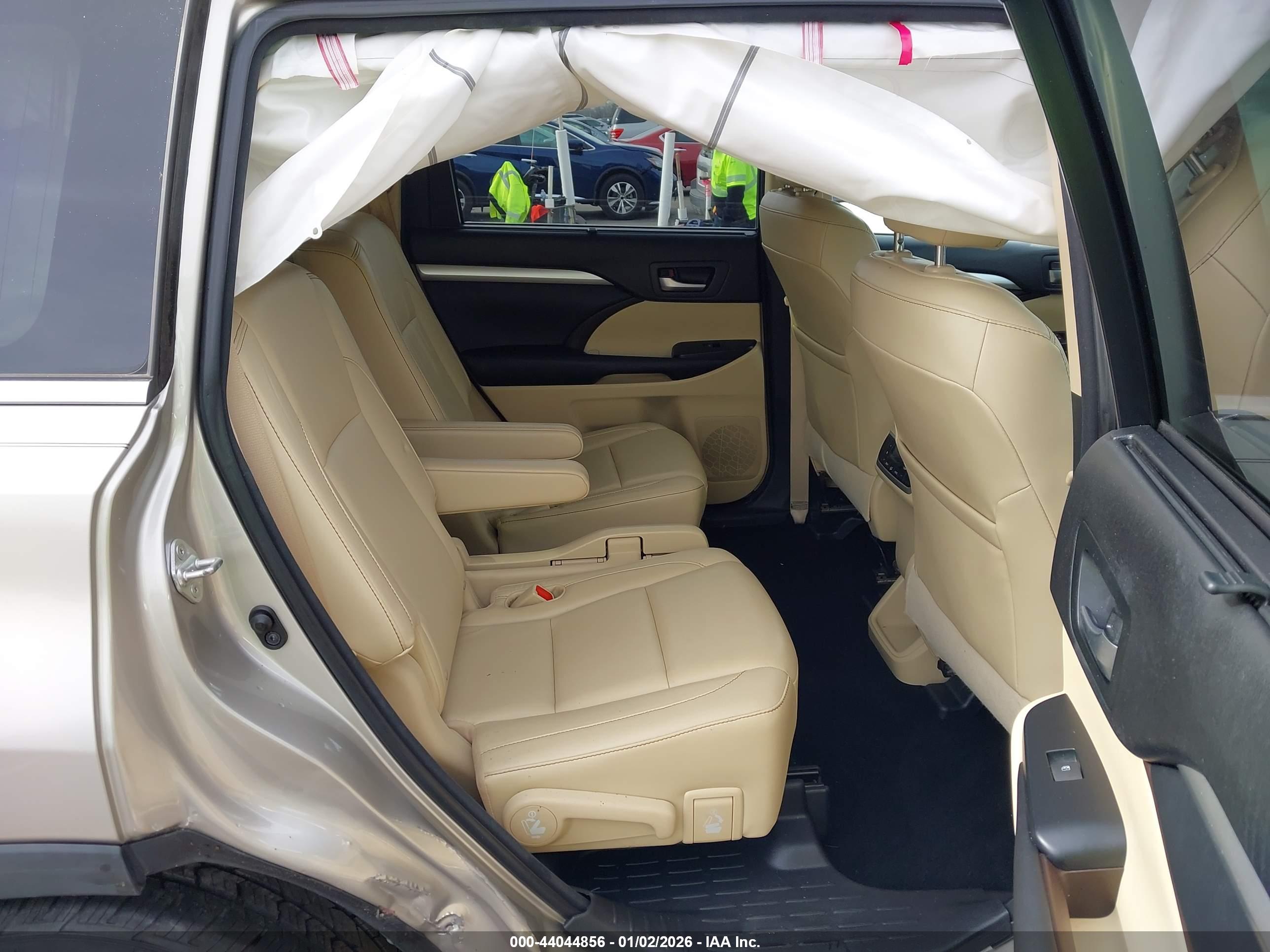 TOYOTA HIGHLANDER image 8
