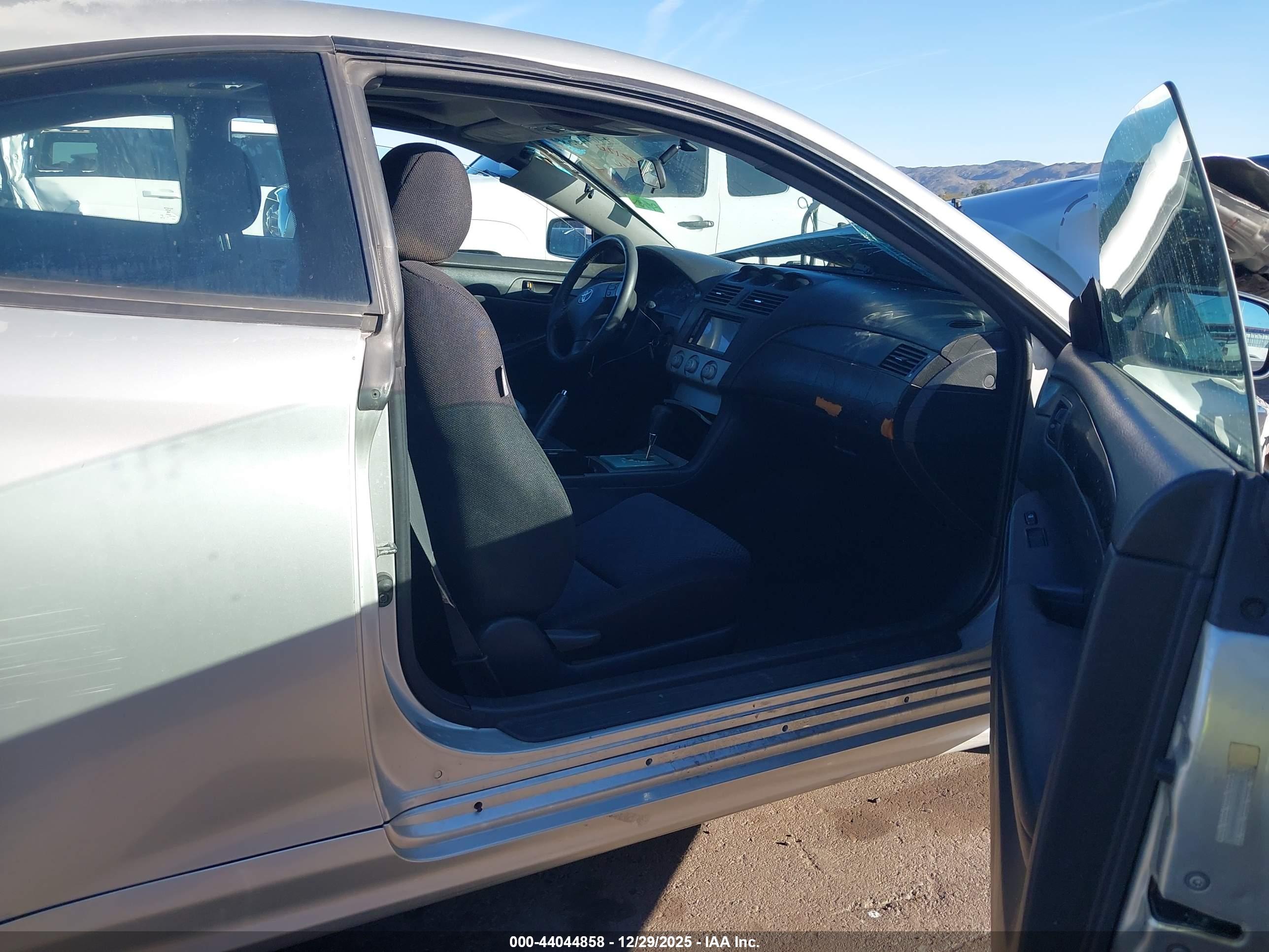 TOYOTA CAMRY image 5