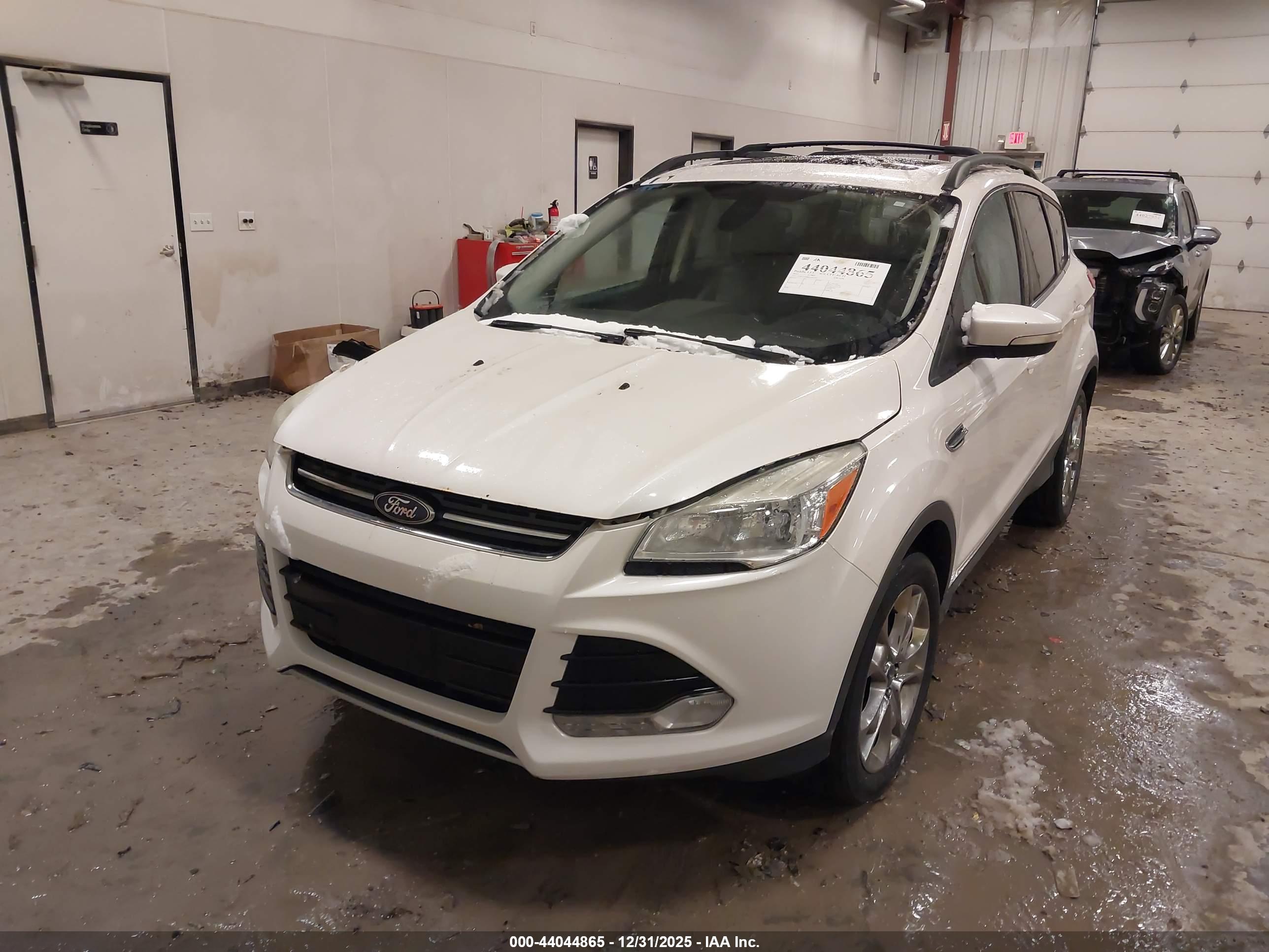 FORD ESCAPE image 2
