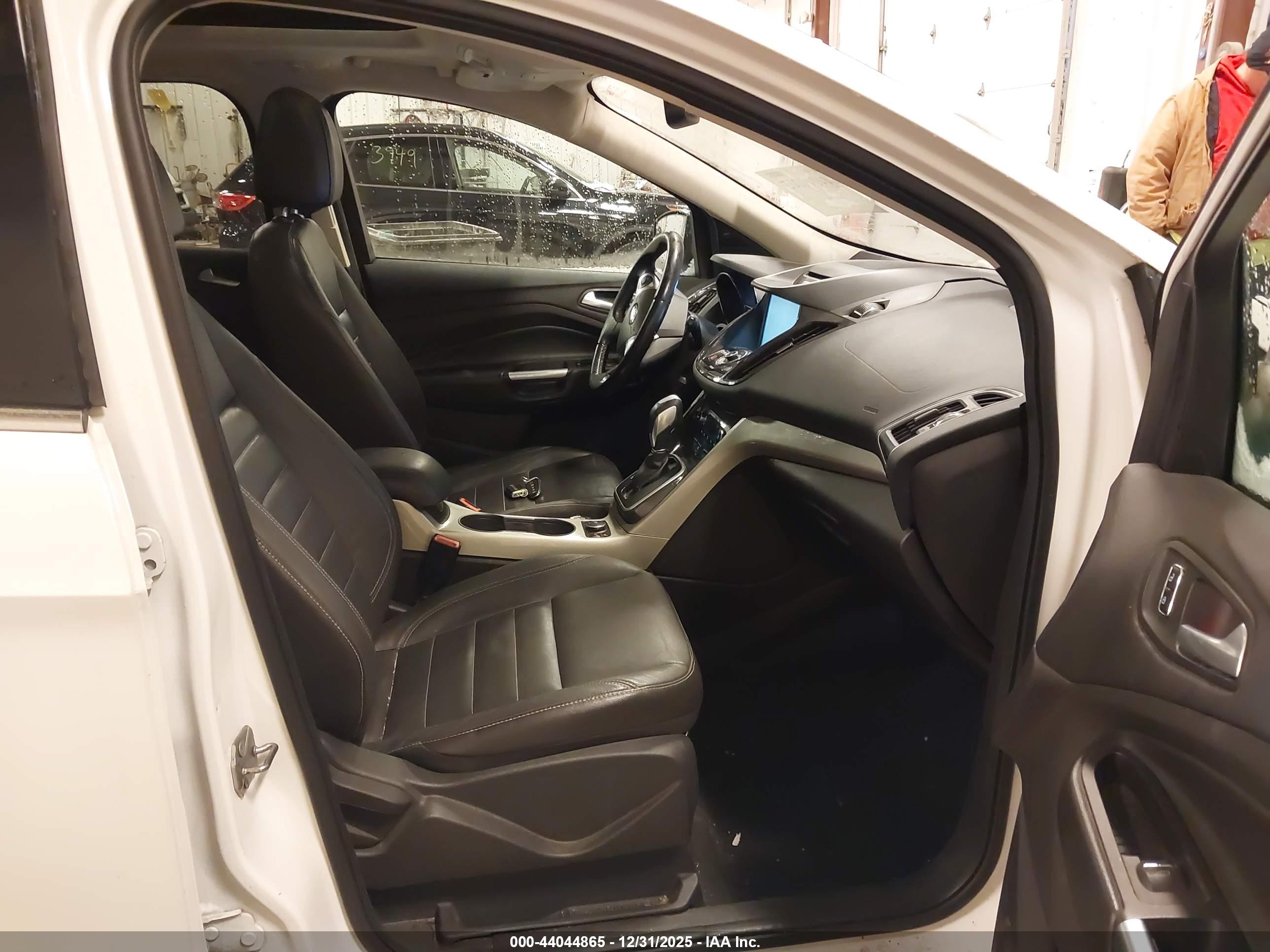 FORD ESCAPE image 5