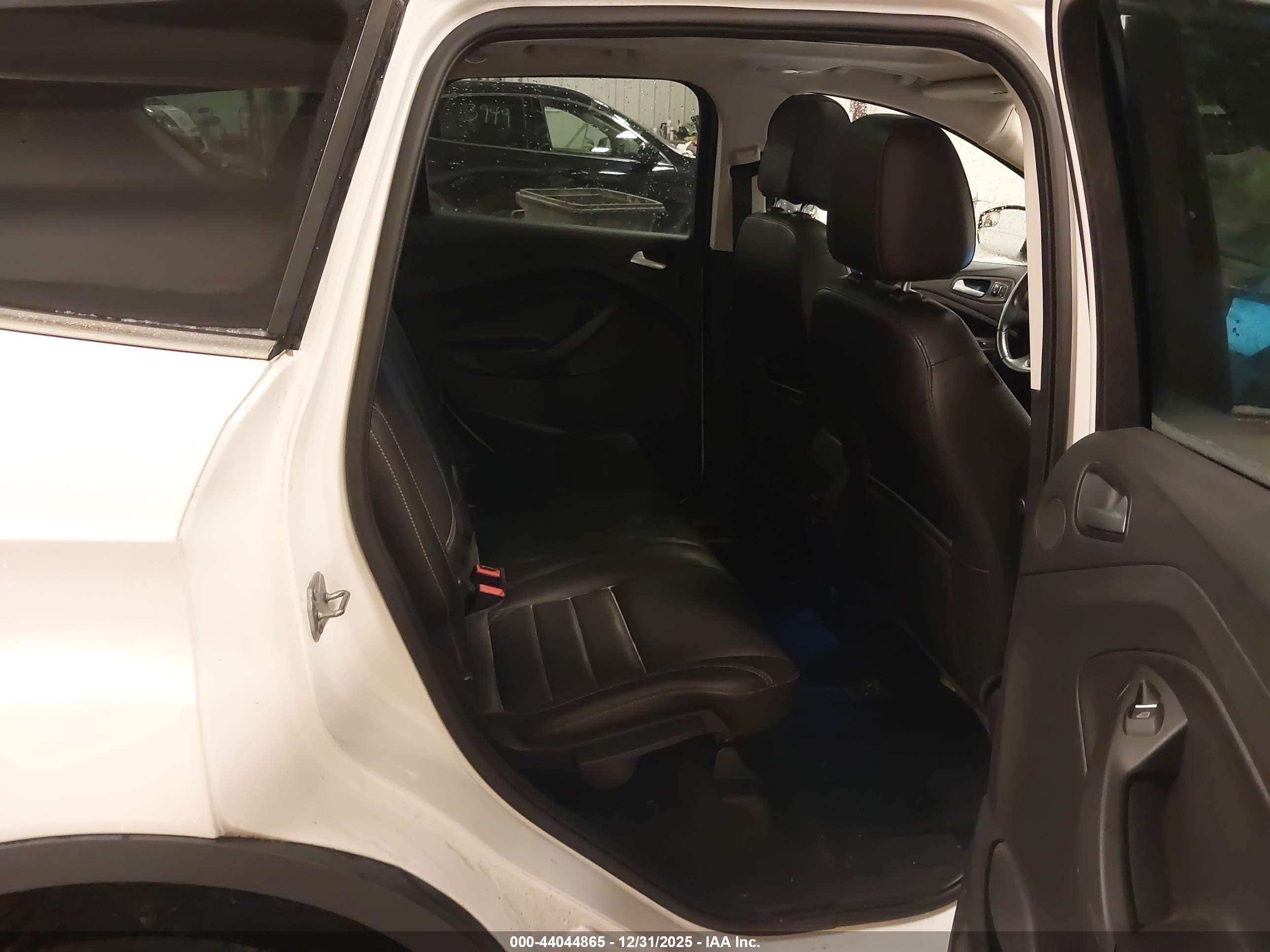 FORD ESCAPE image 8