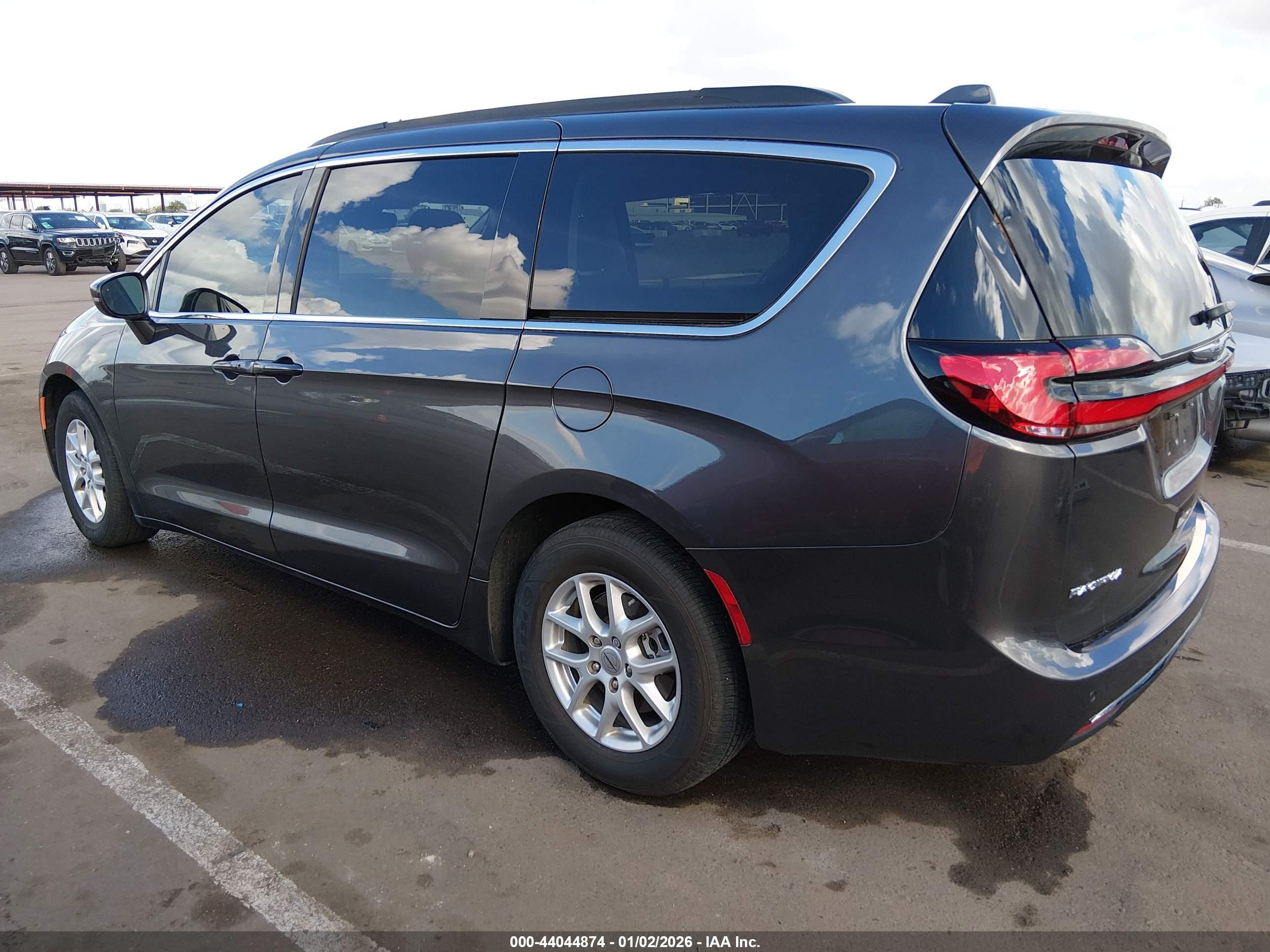 CHRYSLER PACIFICA image 3