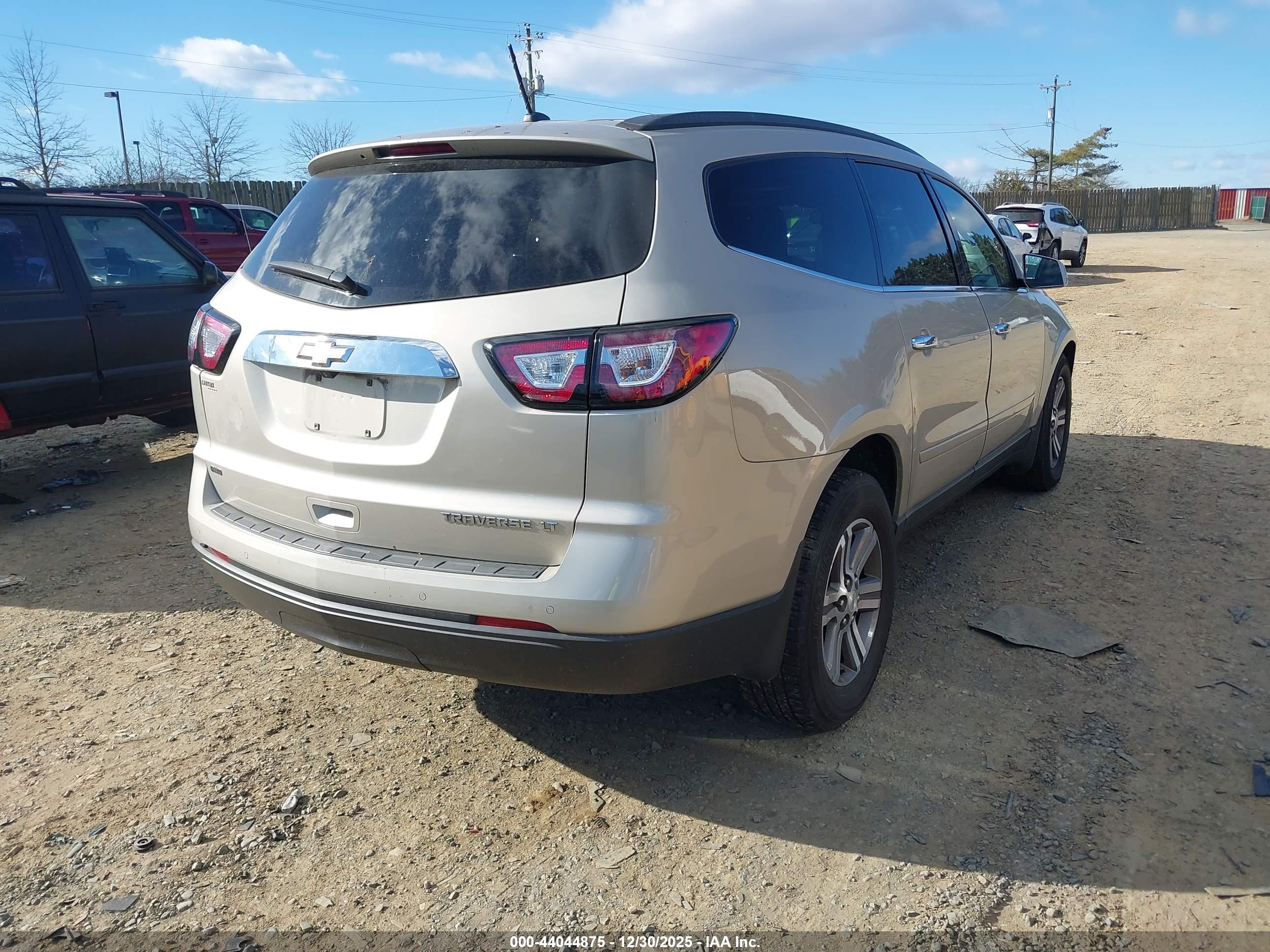 CHEVROLET TRAVERSE image 4