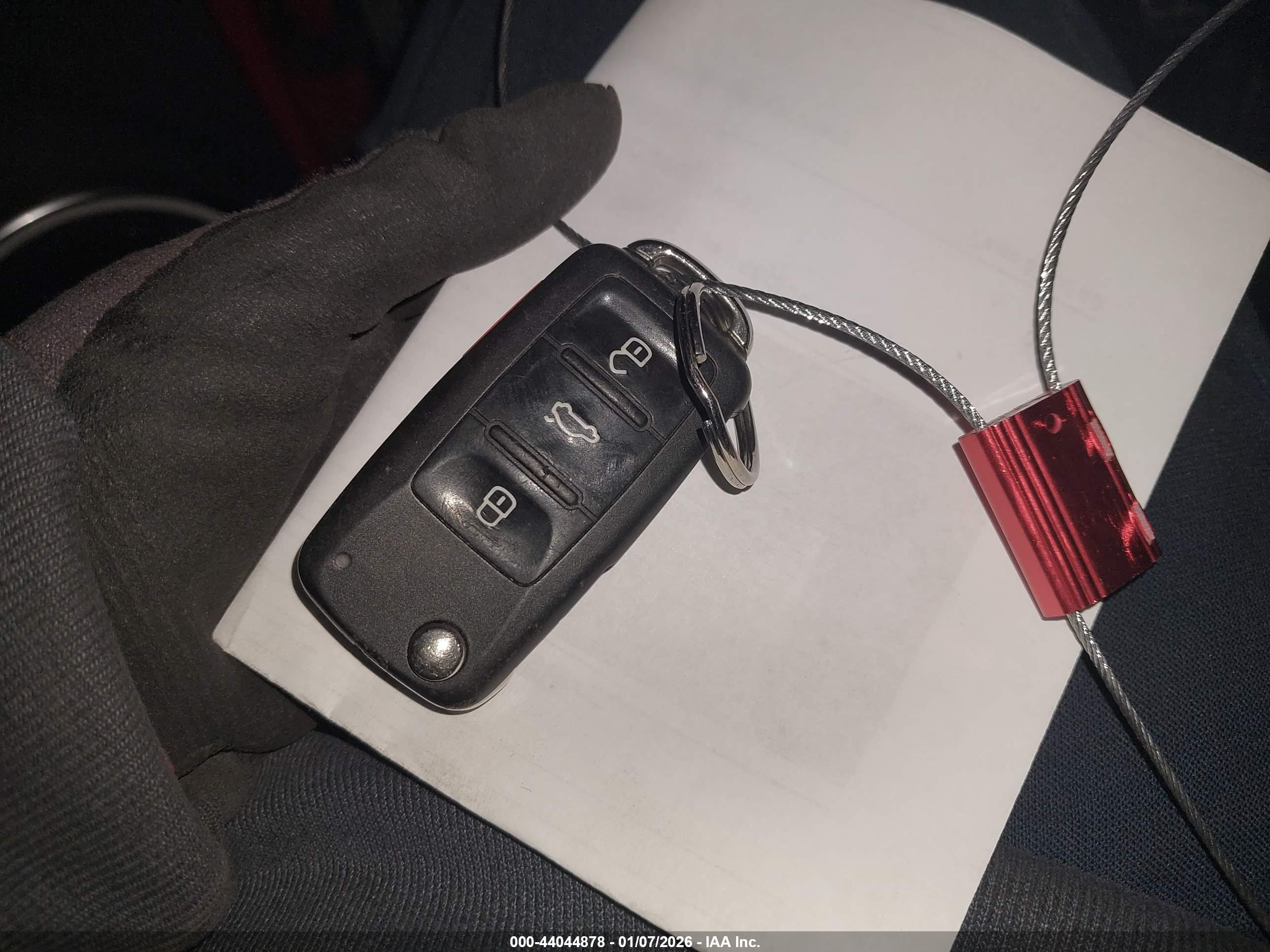 VOLKSWAGEN BEETLE image 11
