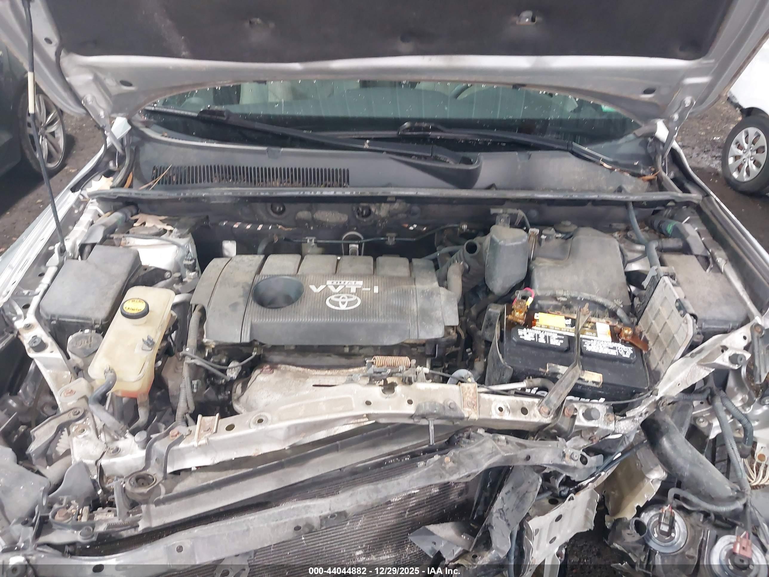 TOYOTA RAV4 image 10
