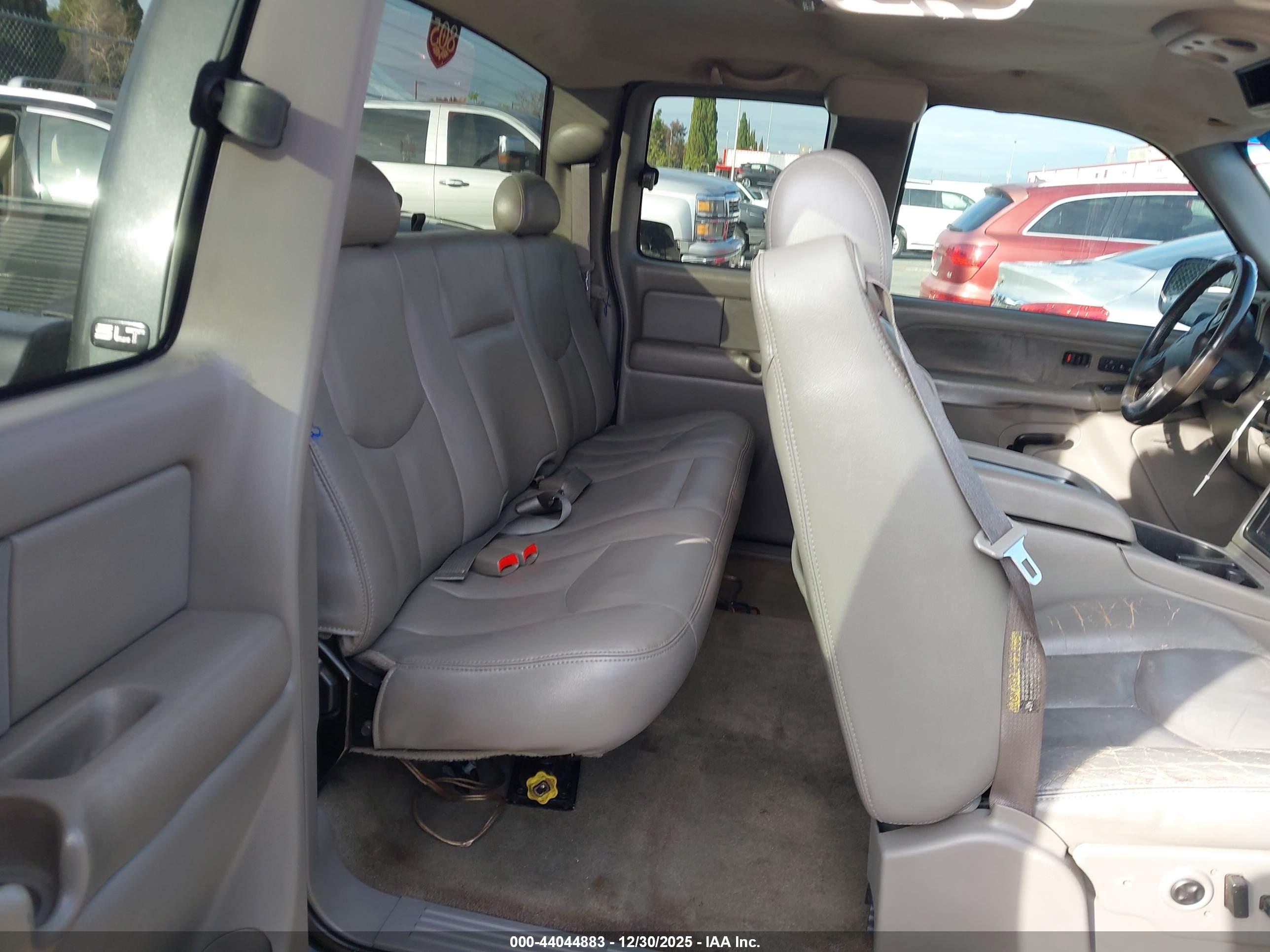 GMC SIERRA image 8