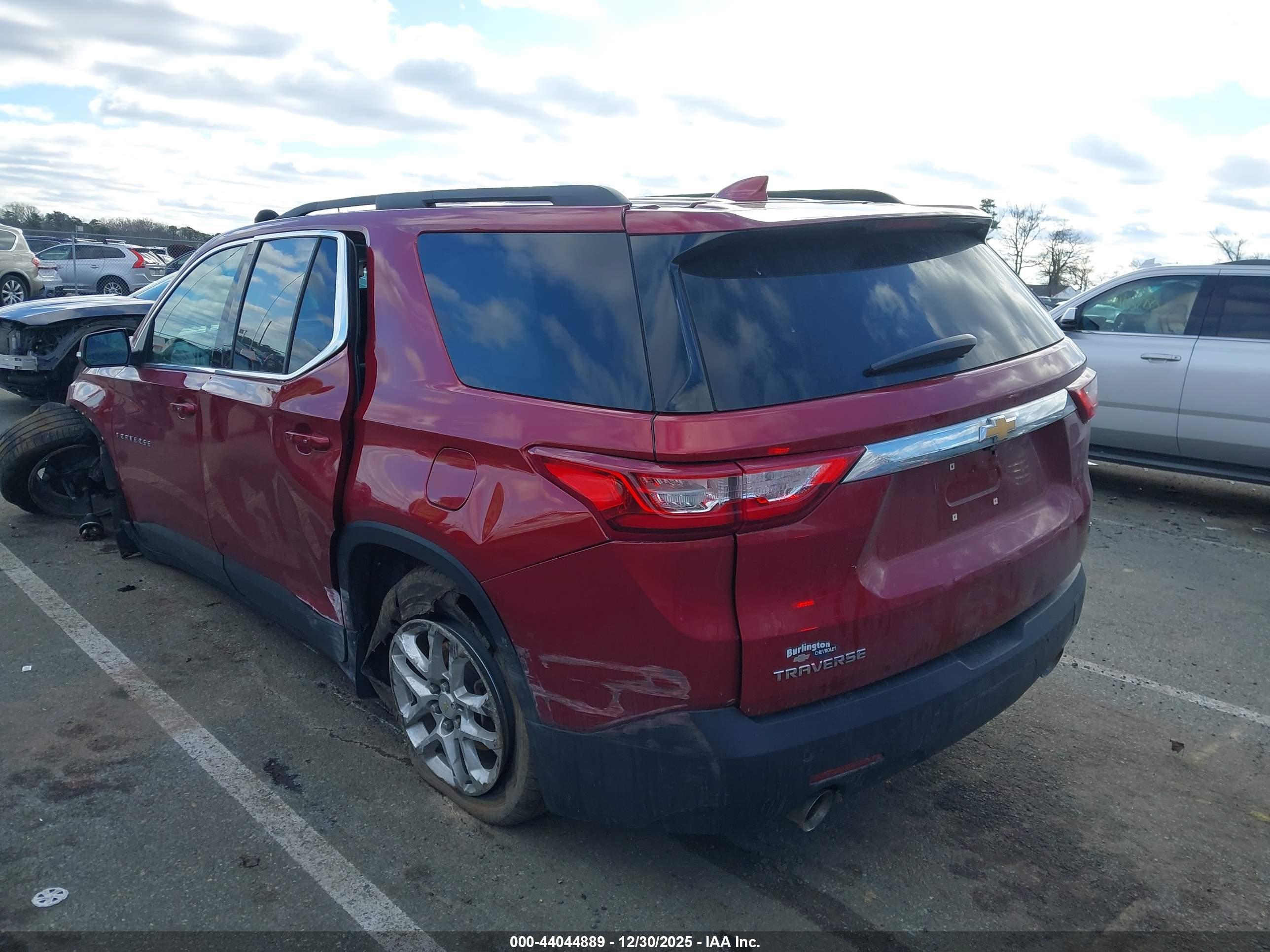 CHEVROLET TRAVERSE image 3