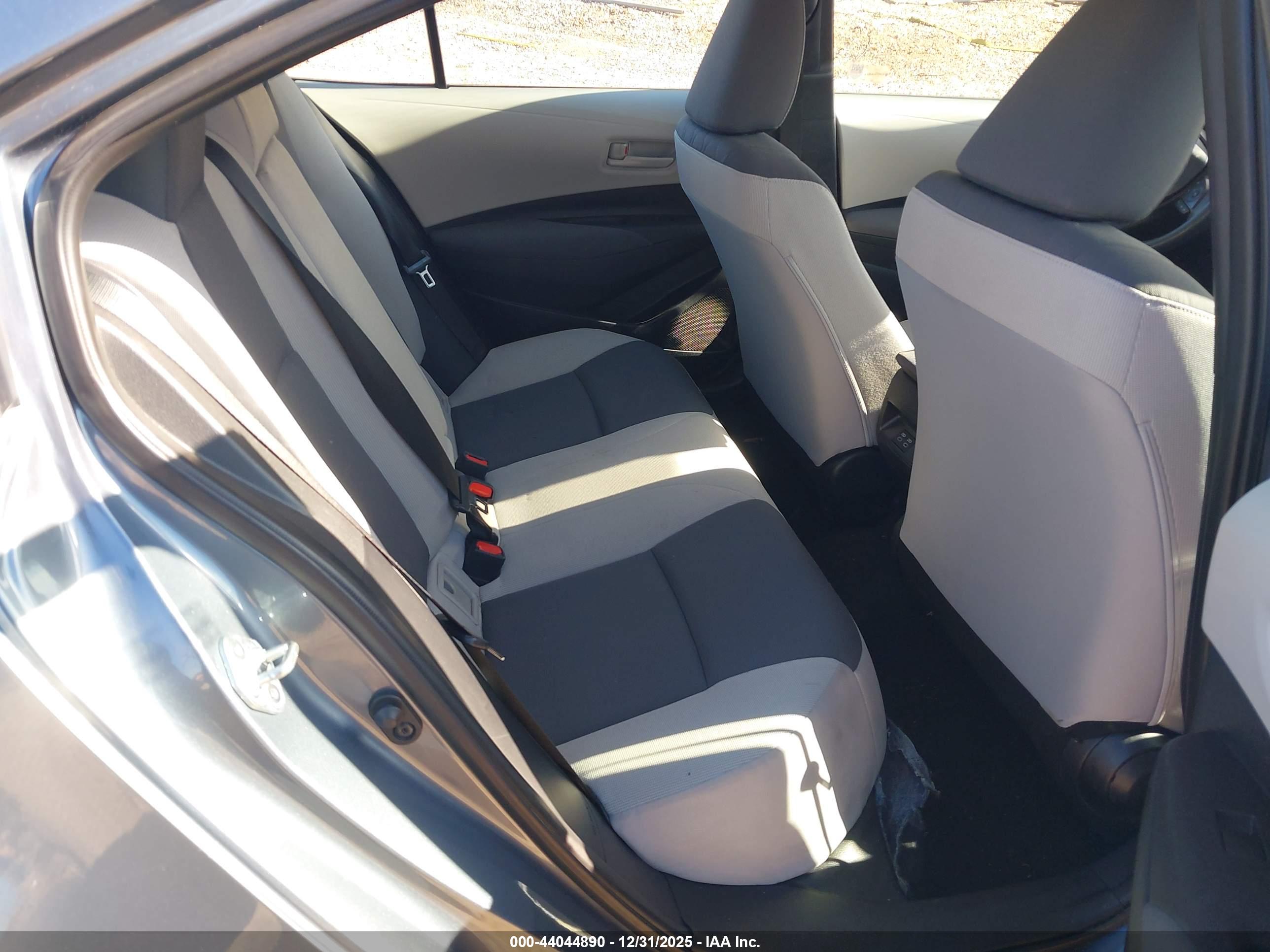 TOYOTA COROLLA image 8