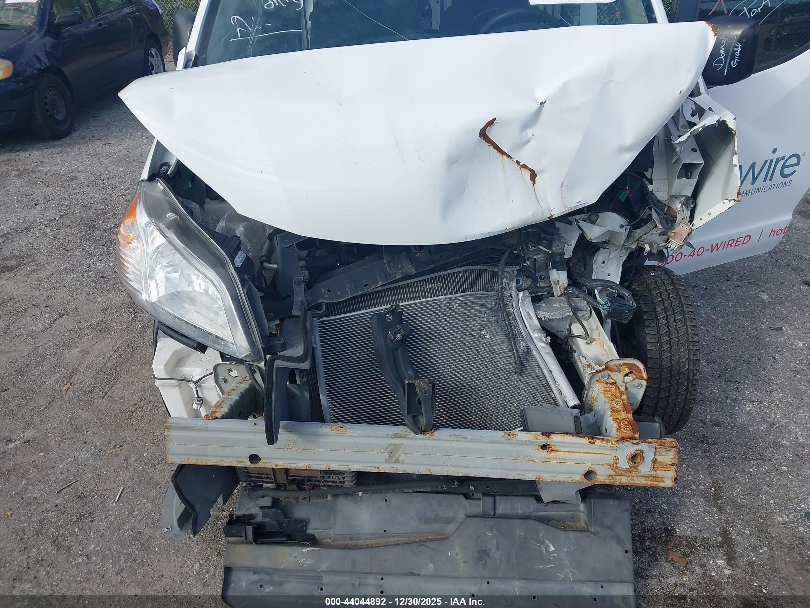 NISSAN NV200 image 10