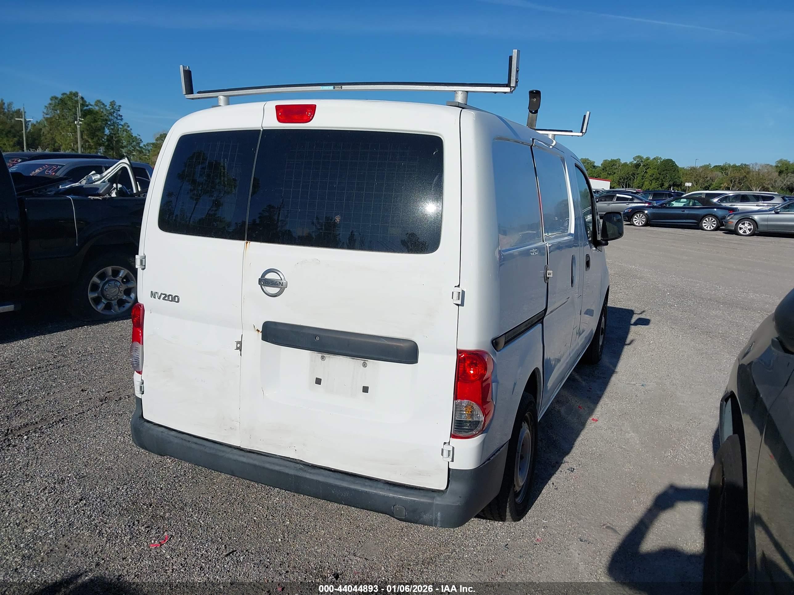 NISSAN NV200 image 4