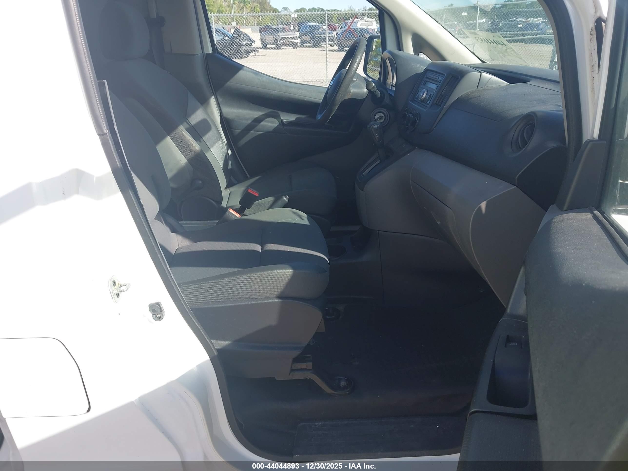 NISSAN NV200 image 5