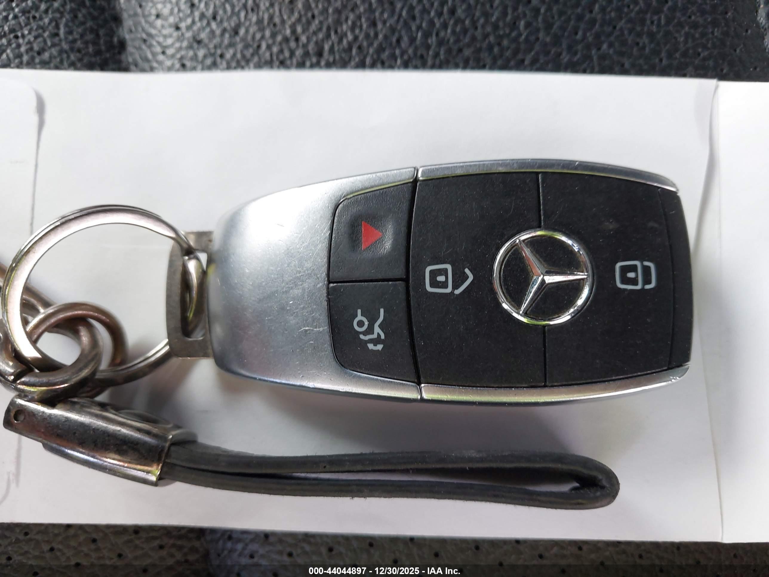 MERCEDES-BENZ GLE image 11