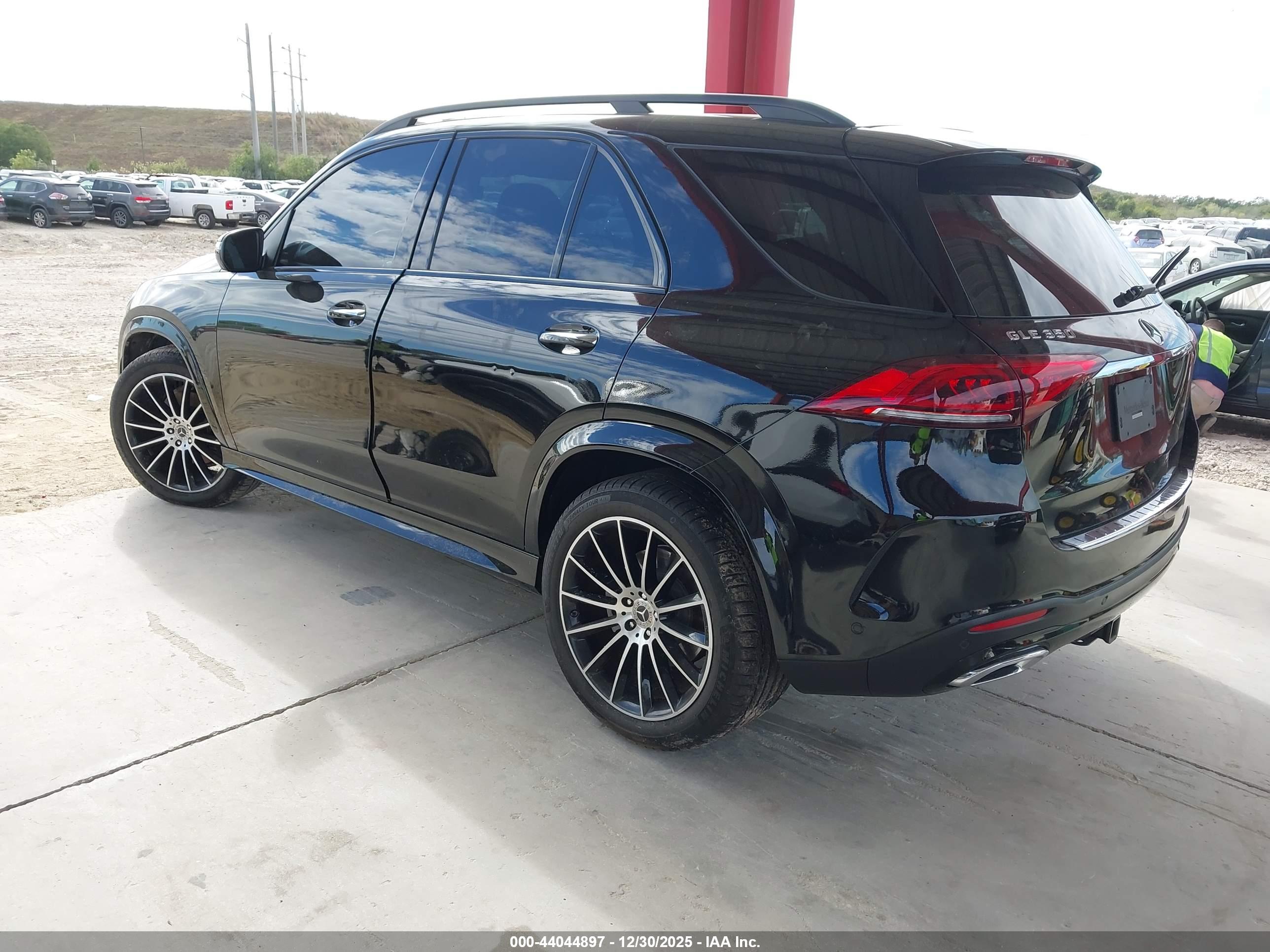 MERCEDES-BENZ GLE image 3