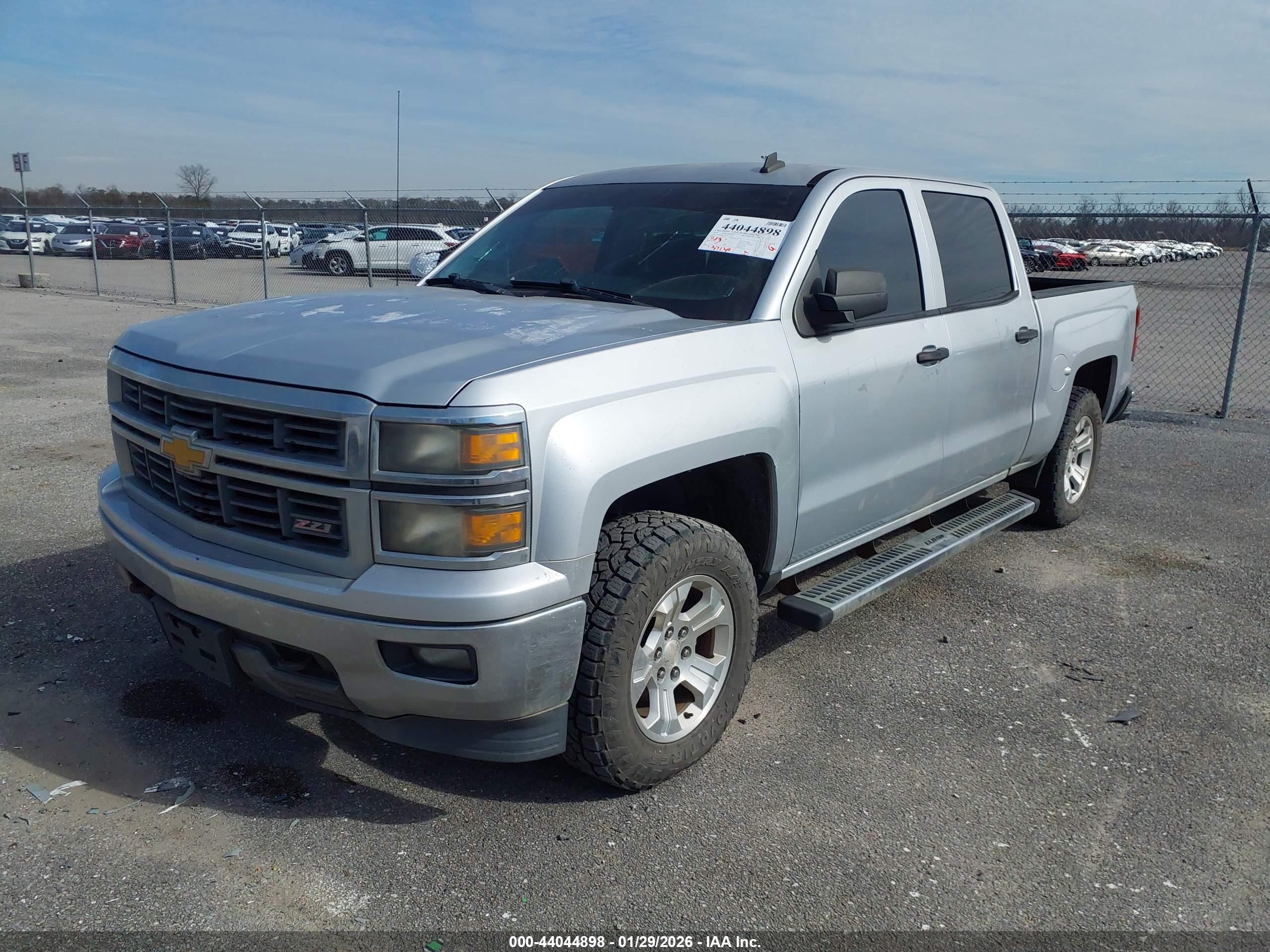 CHEVROLET SILVERADO image 2