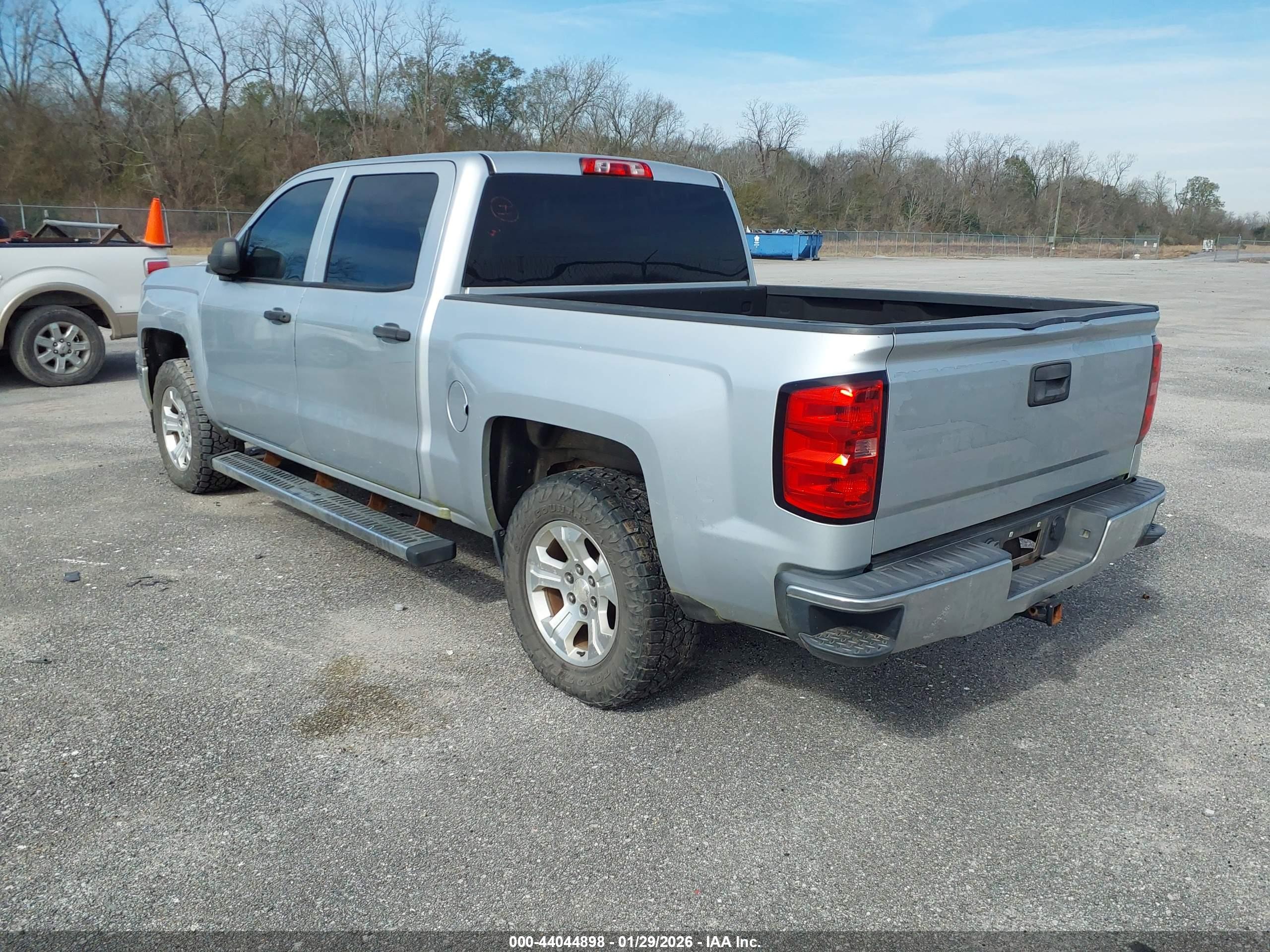 CHEVROLET SILVERADO image 3