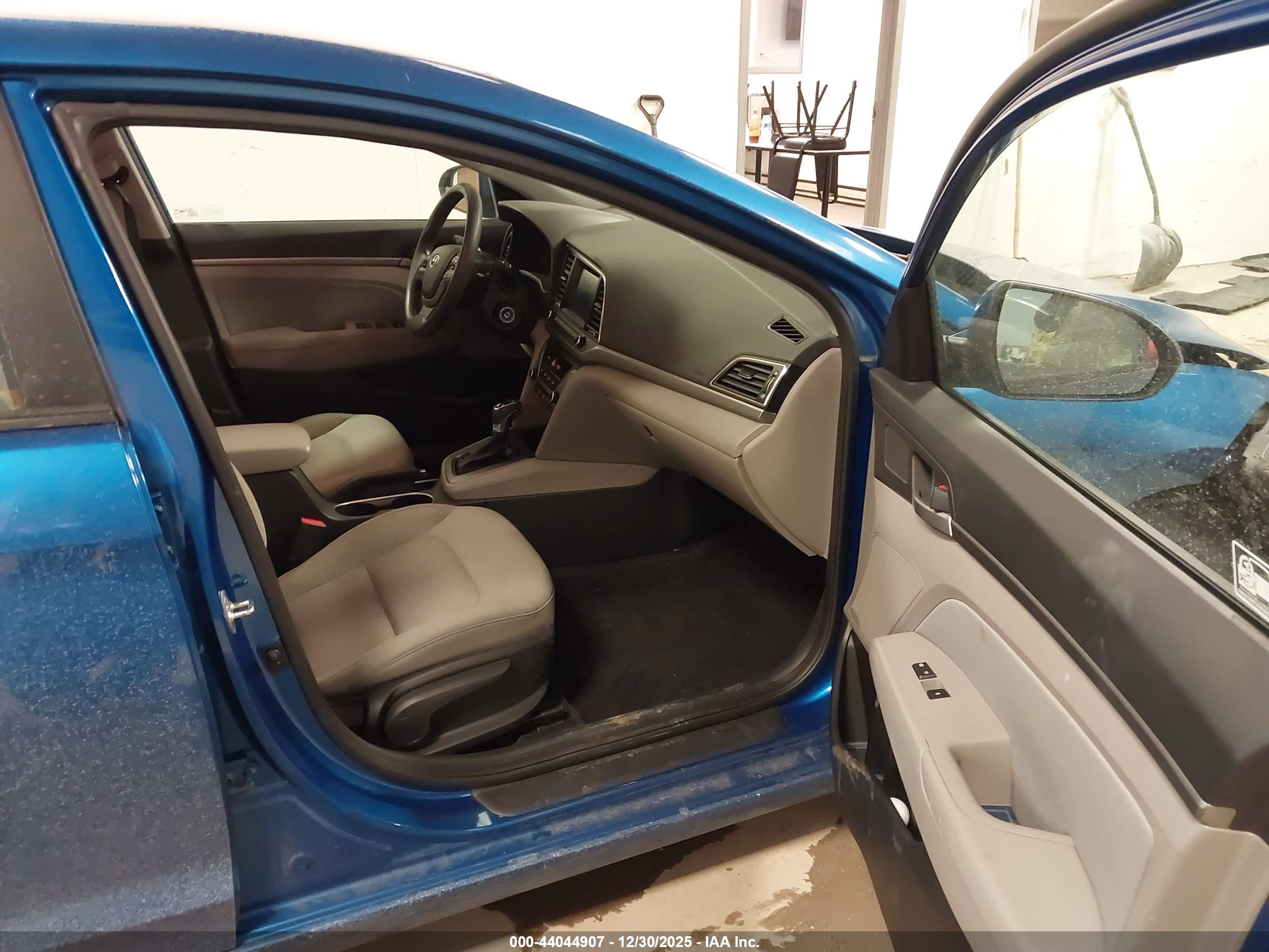 HYUNDAI ELANTRA image 5