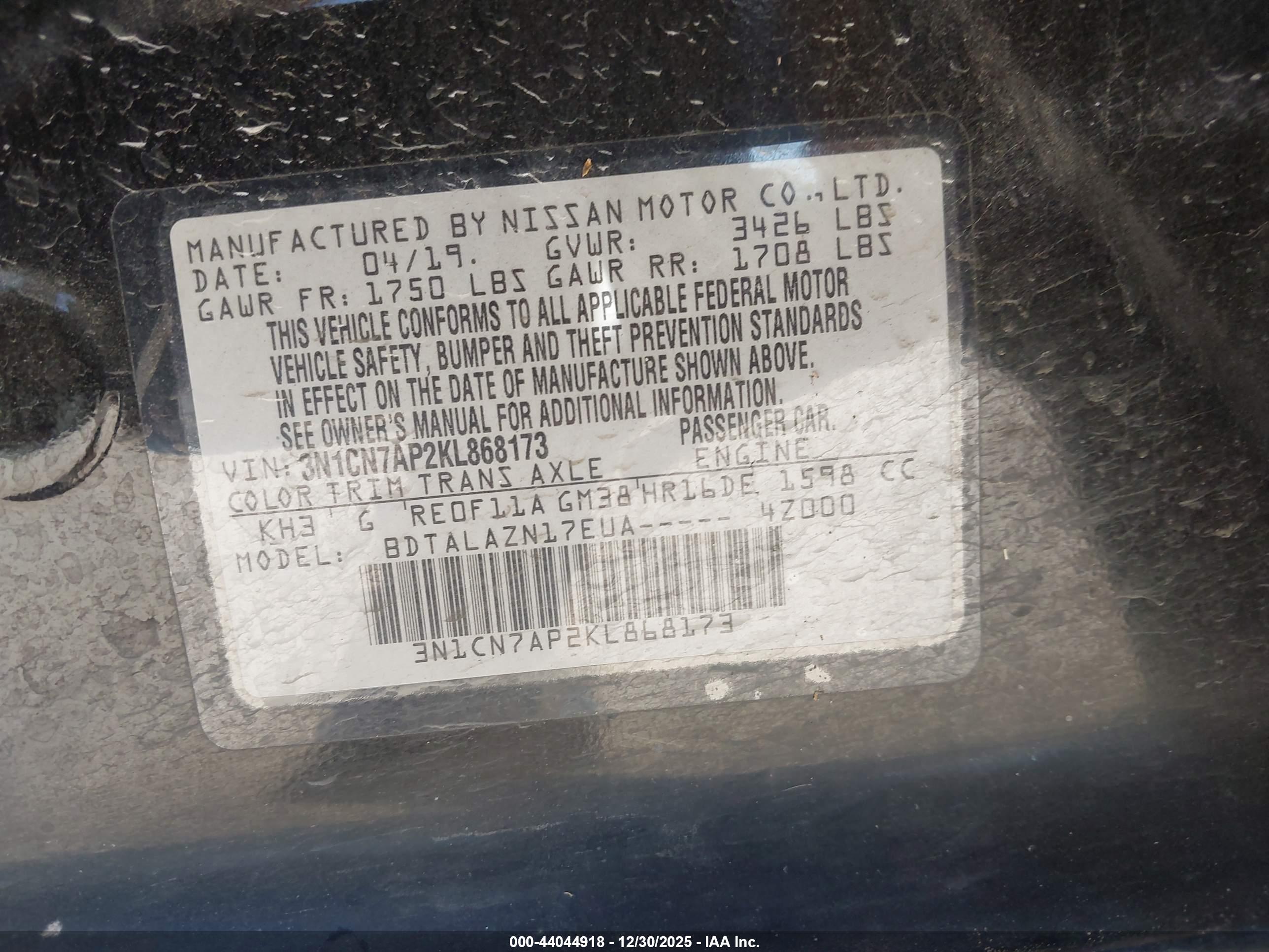 NISSAN VERSA image 9