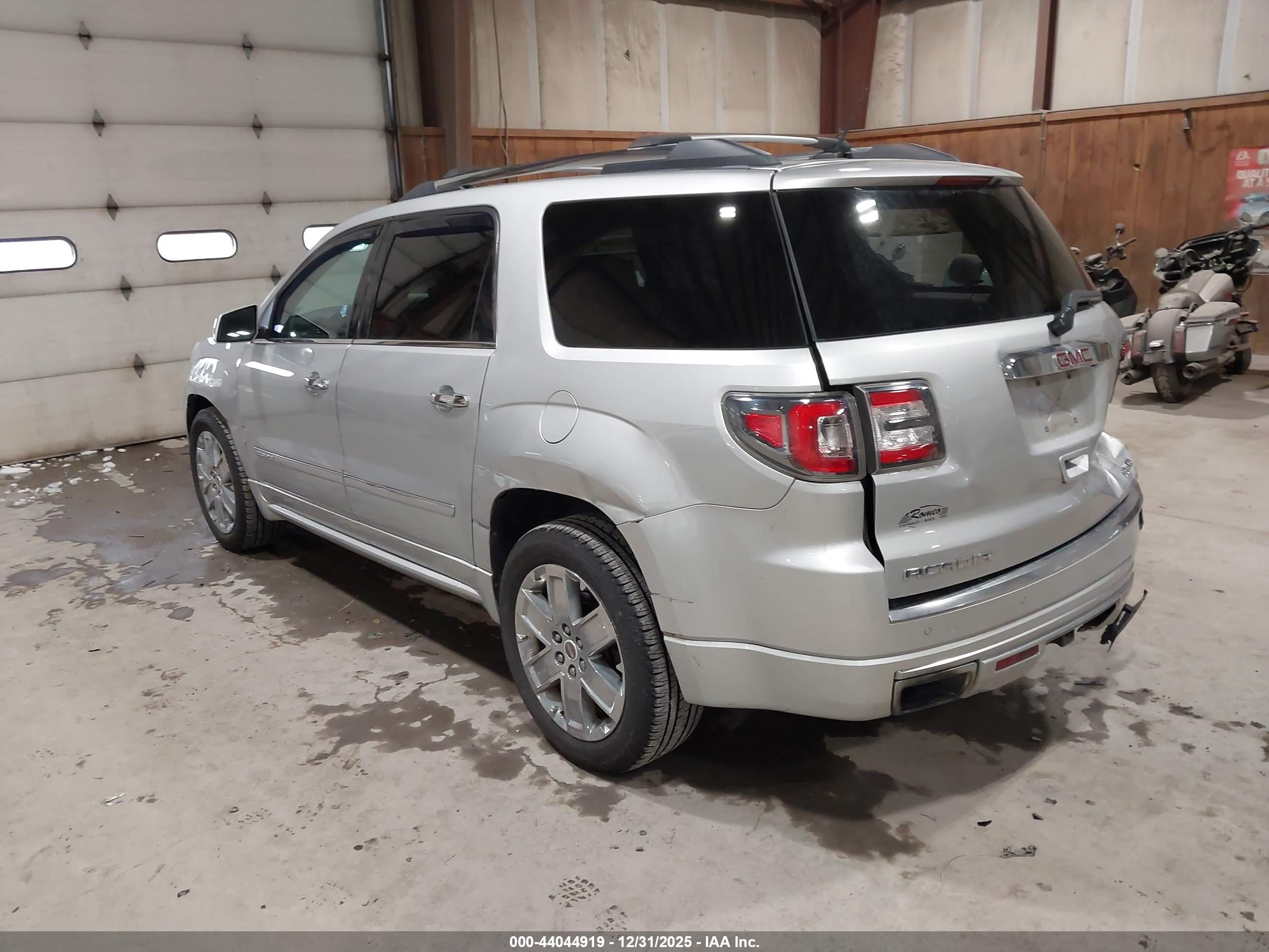 GMC ACADIA image 3