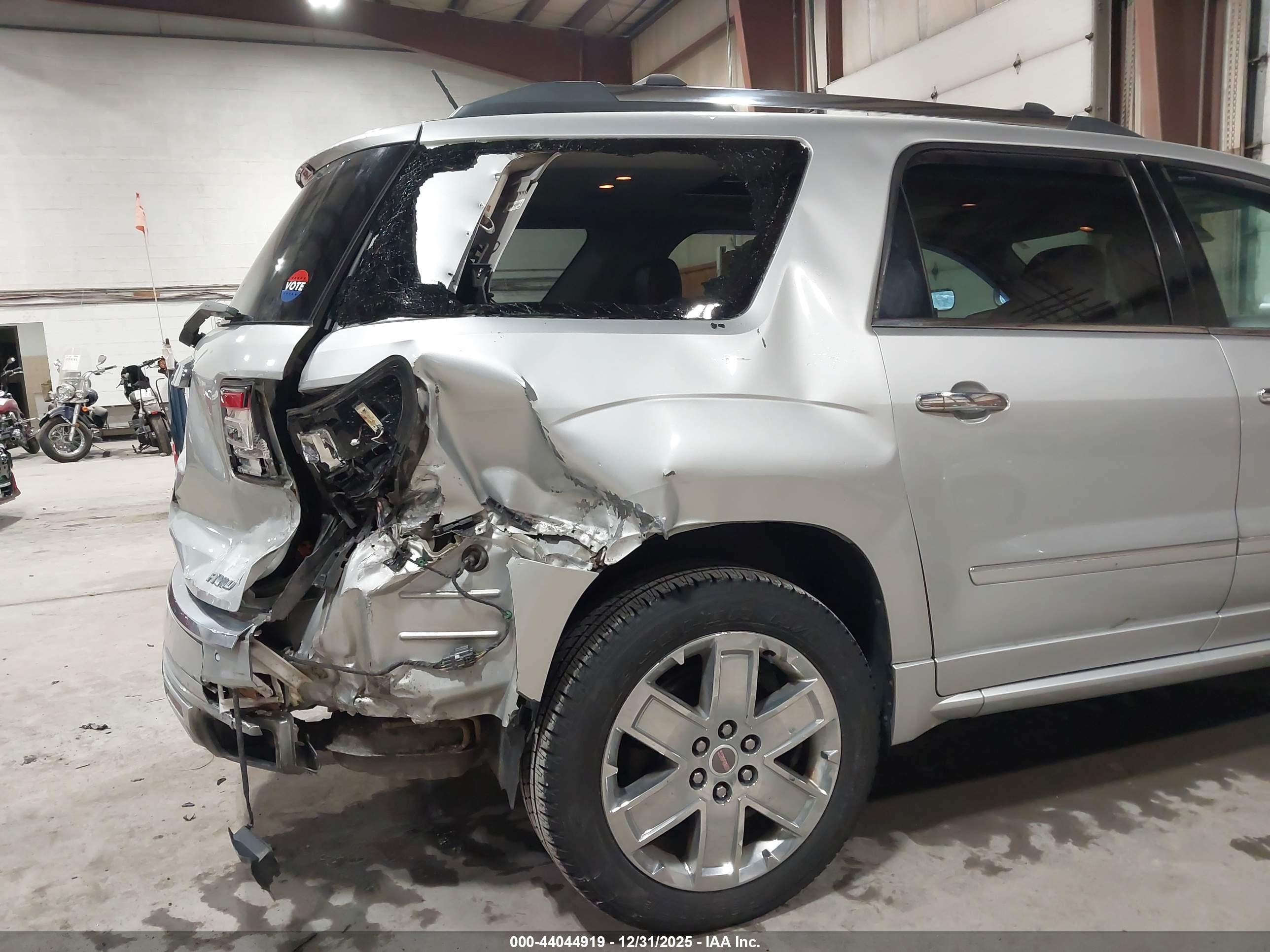 GMC ACADIA image 6