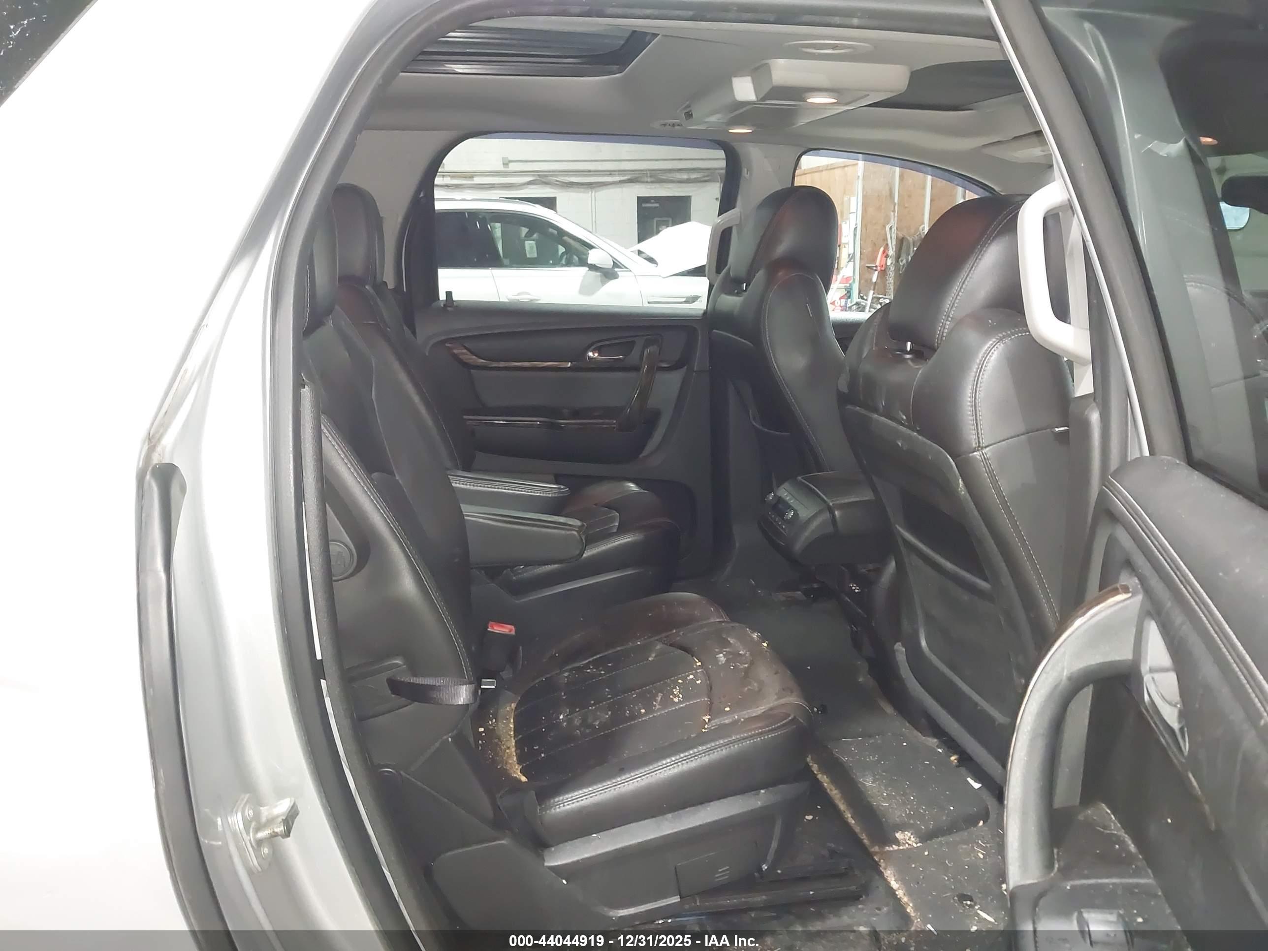 GMC ACADIA image 8