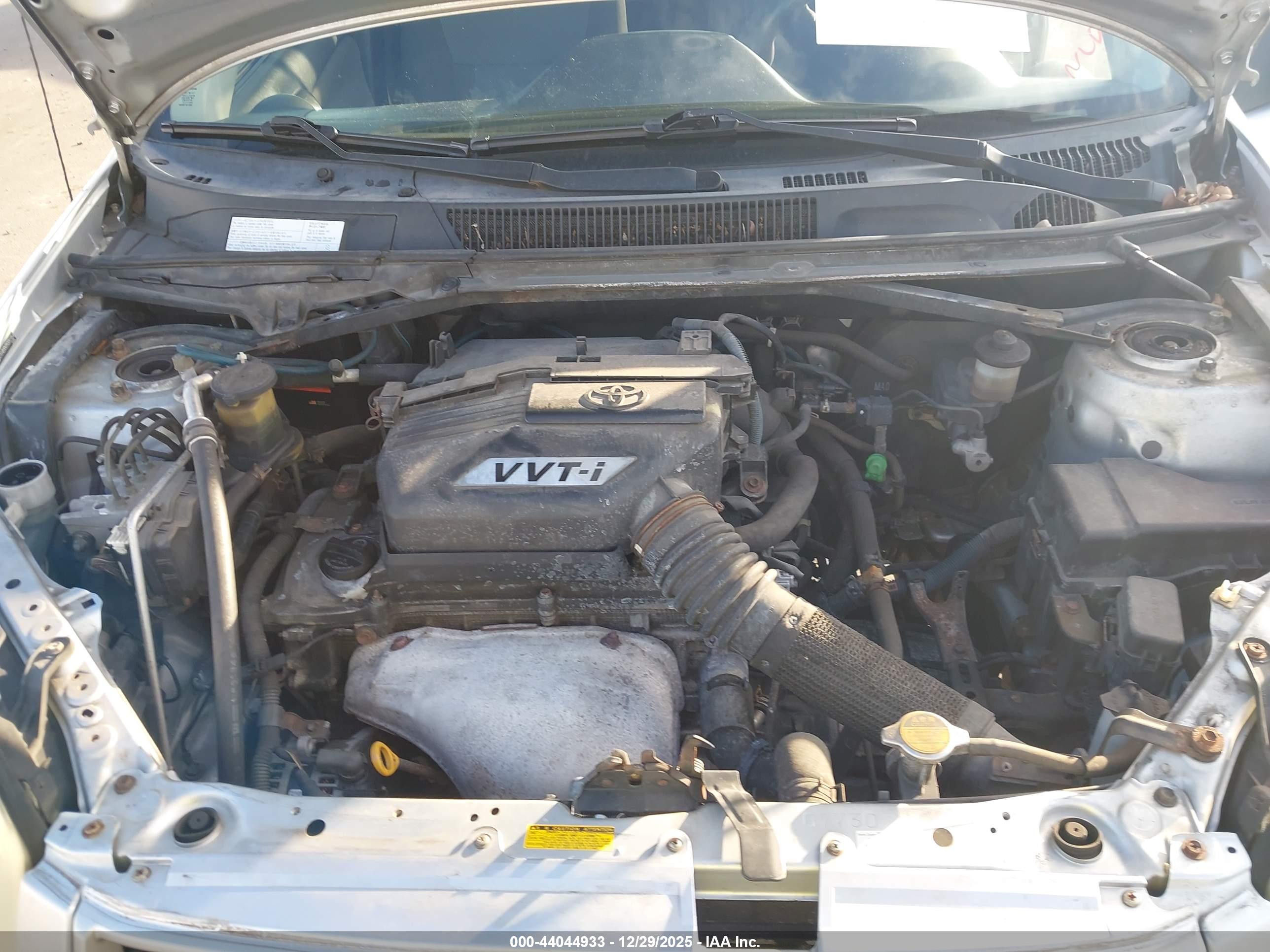 TOYOTA RAV4 image 10