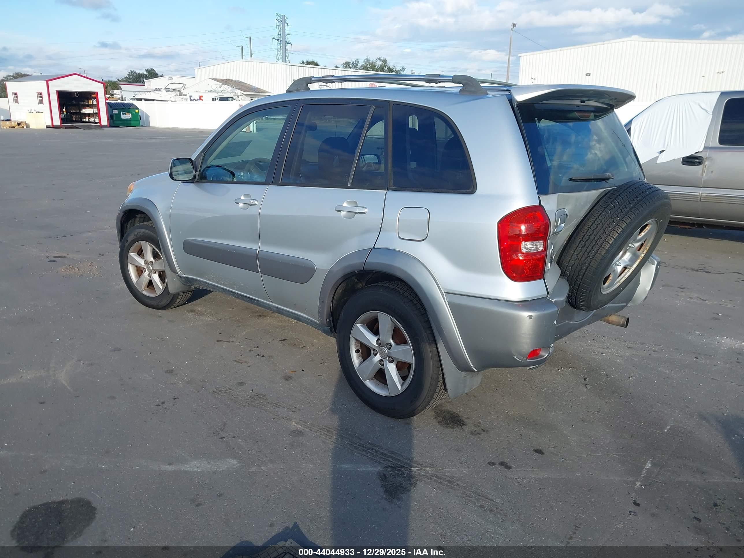 TOYOTA RAV4 image 3