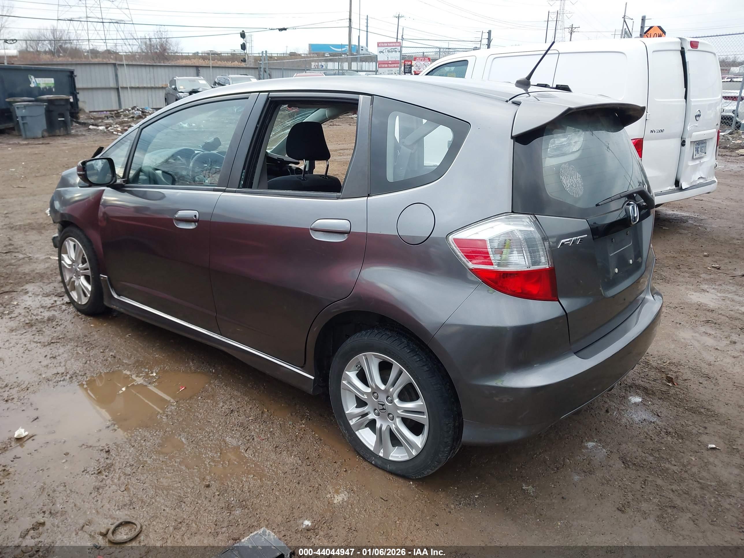 HONDA FIT image 3
