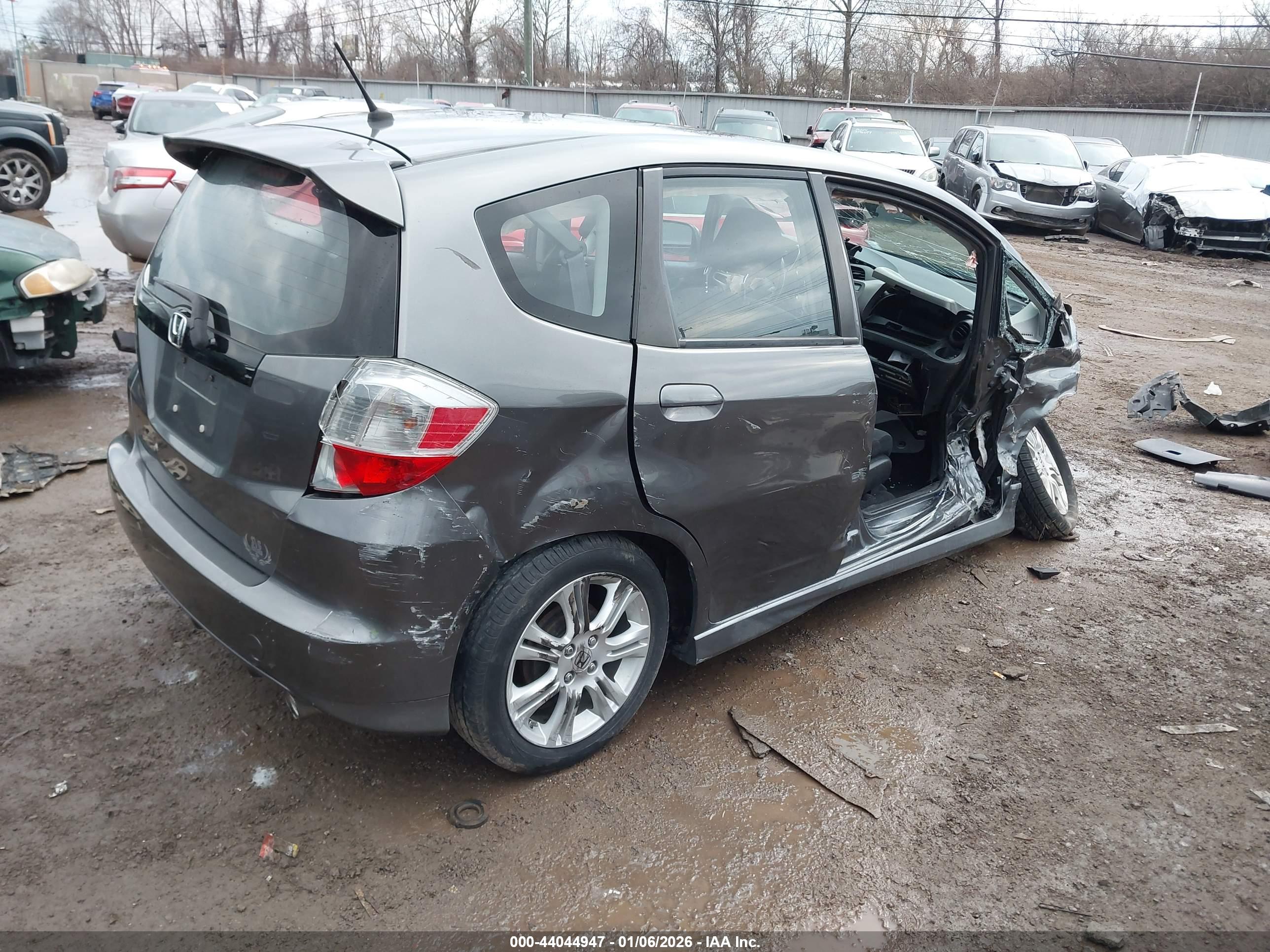 HONDA FIT image 4
