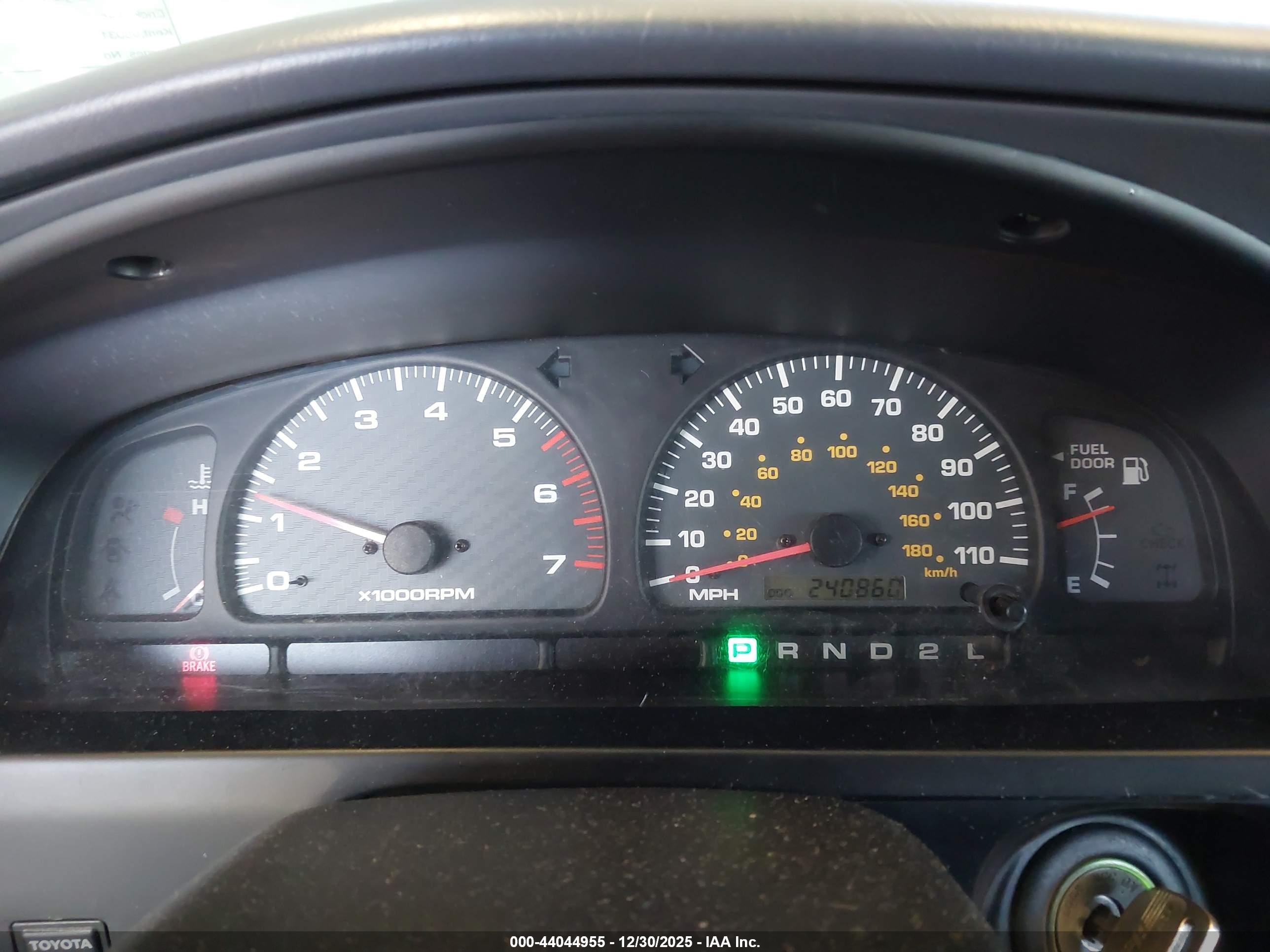 TOYOTA 4RUNNER image 7