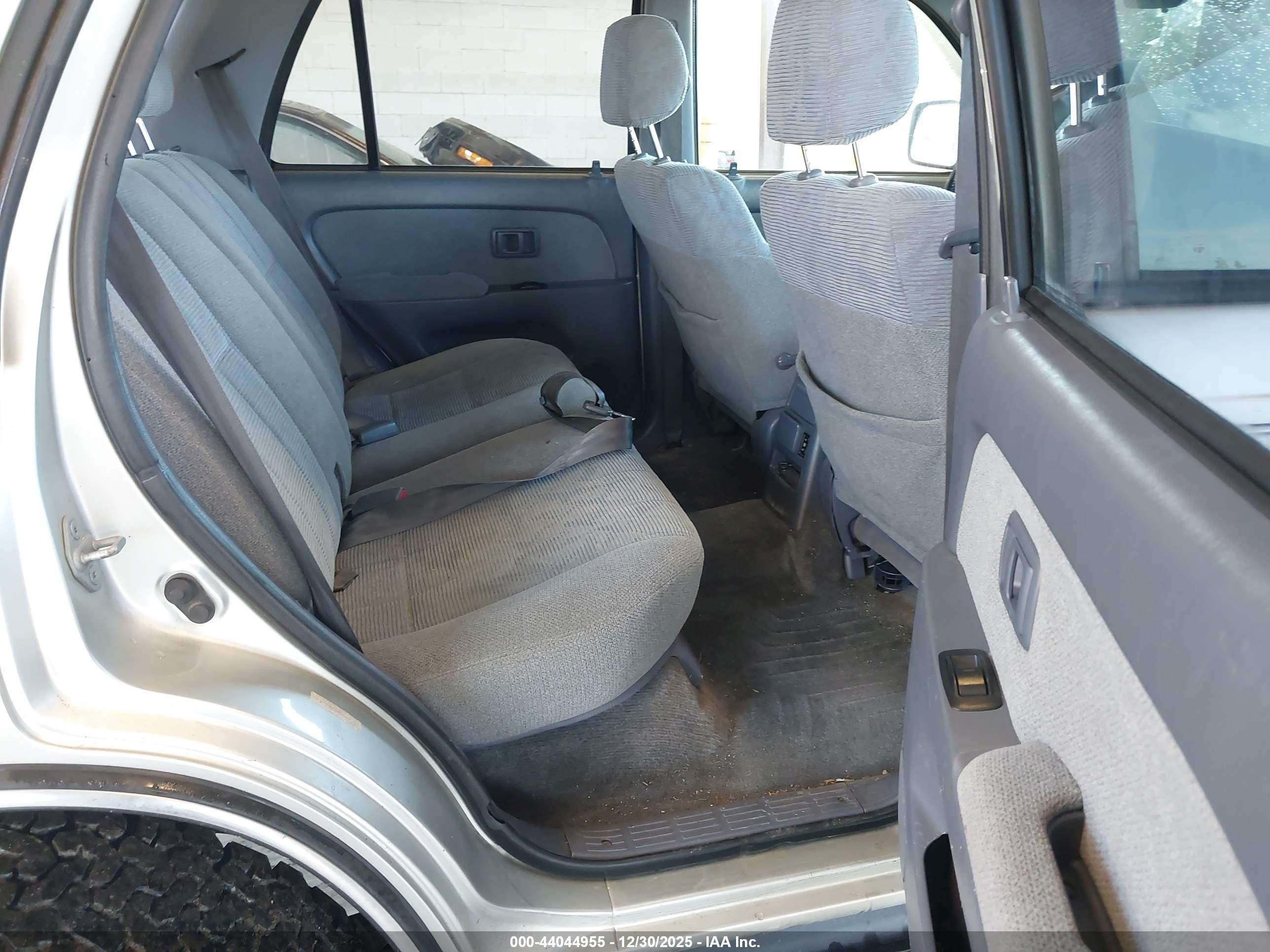 TOYOTA 4RUNNER image 8