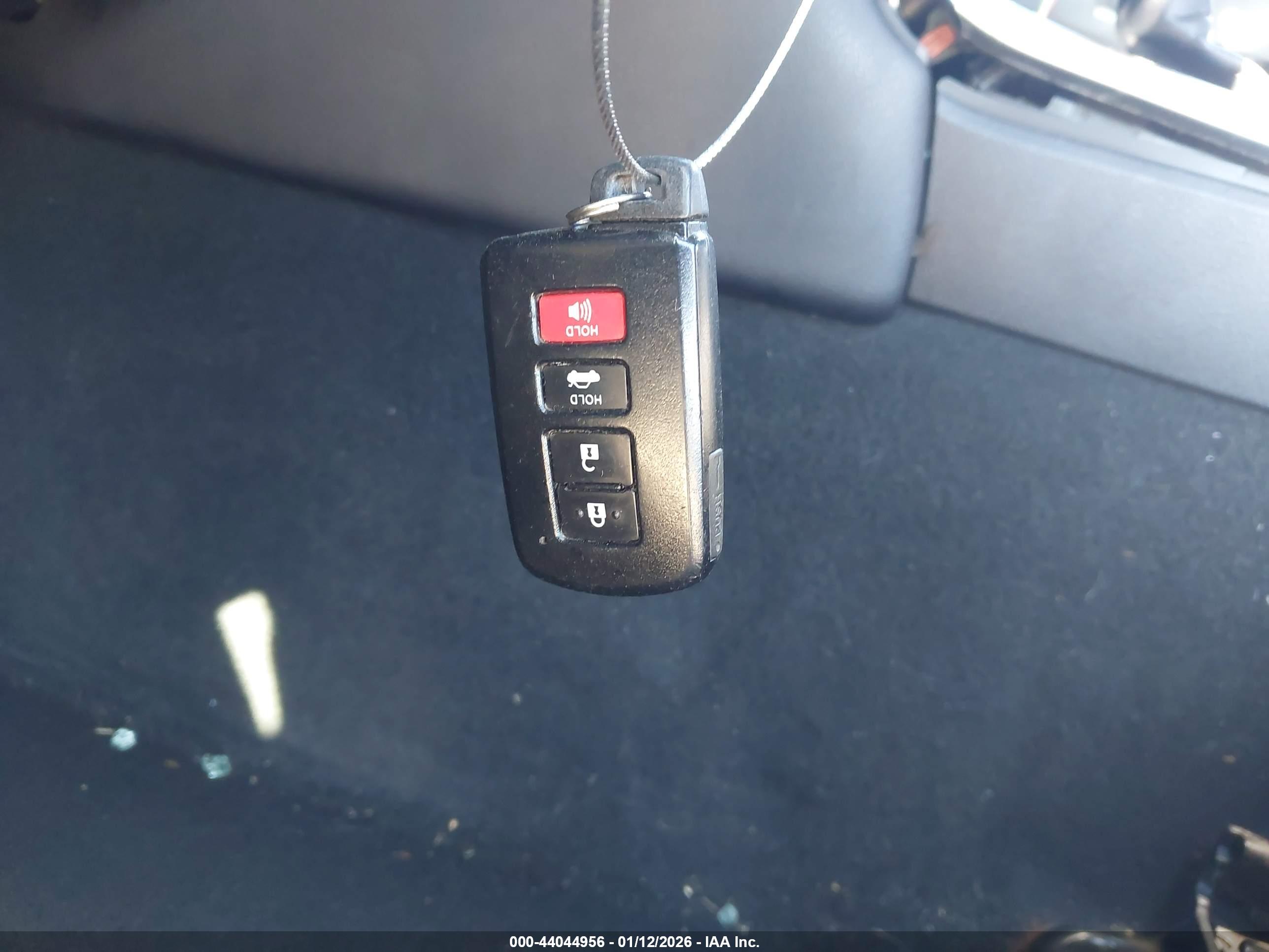 TOYOTA CAMRY image 11