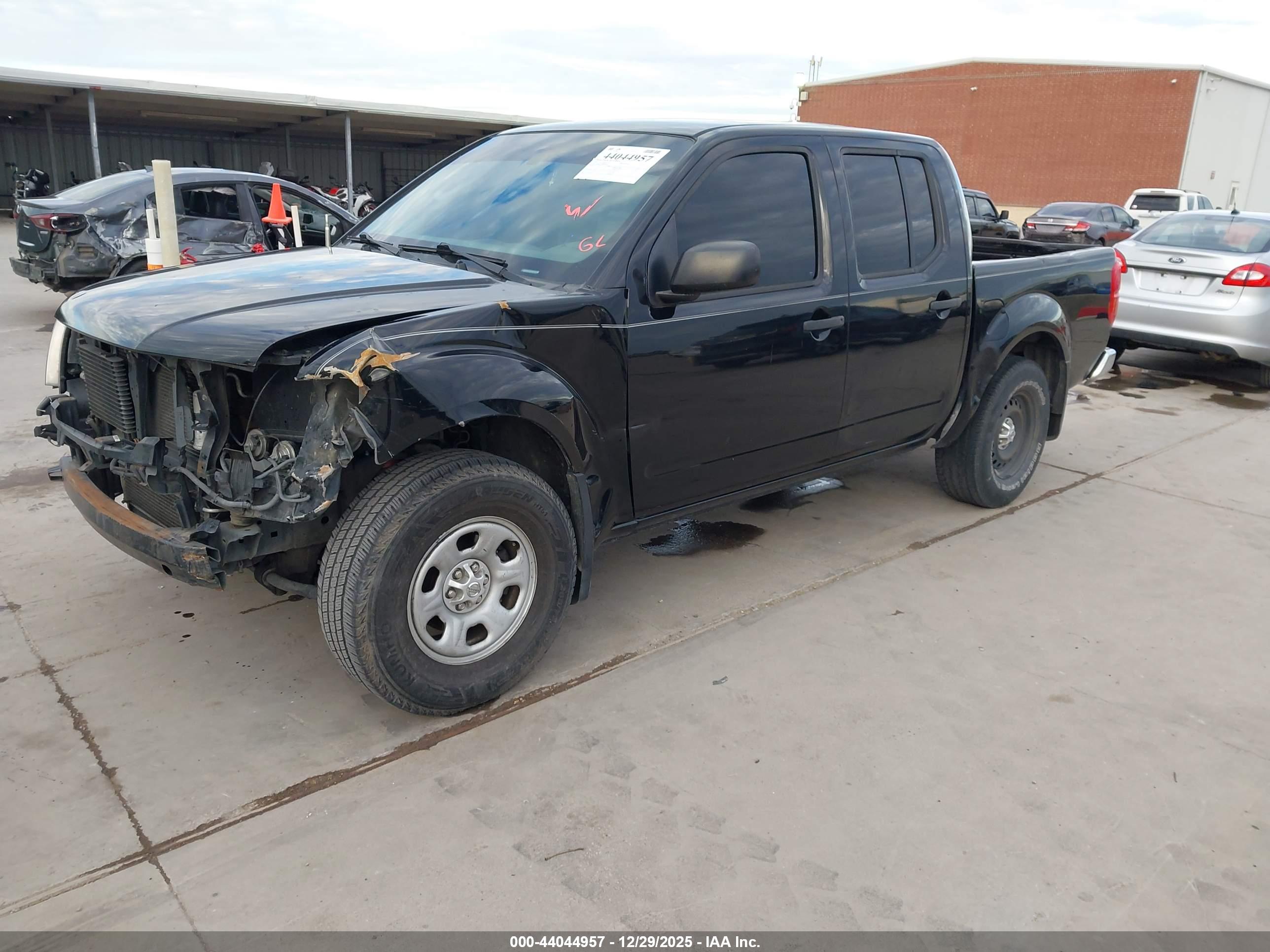 NISSAN FRONTIER image 2