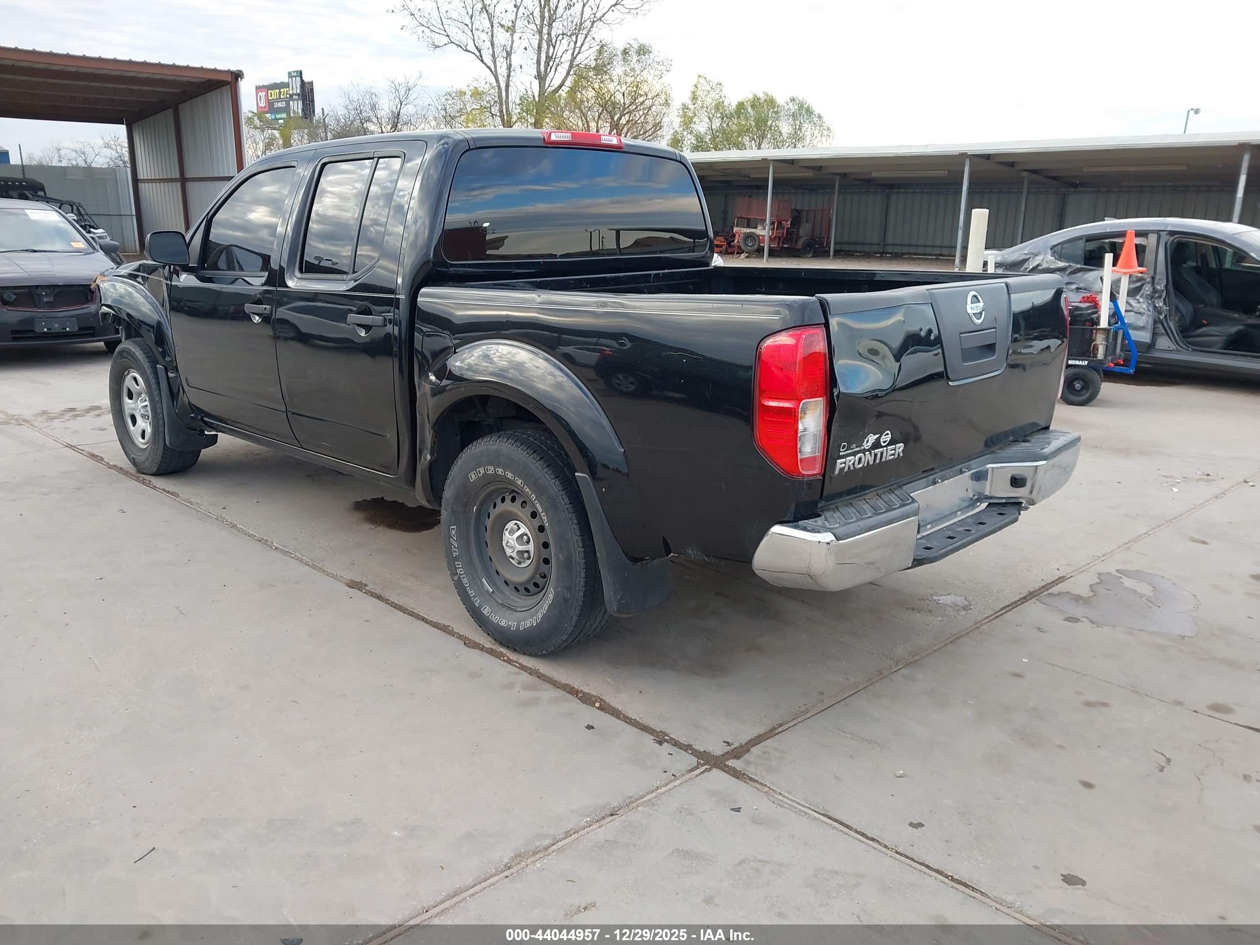 NISSAN FRONTIER image 3