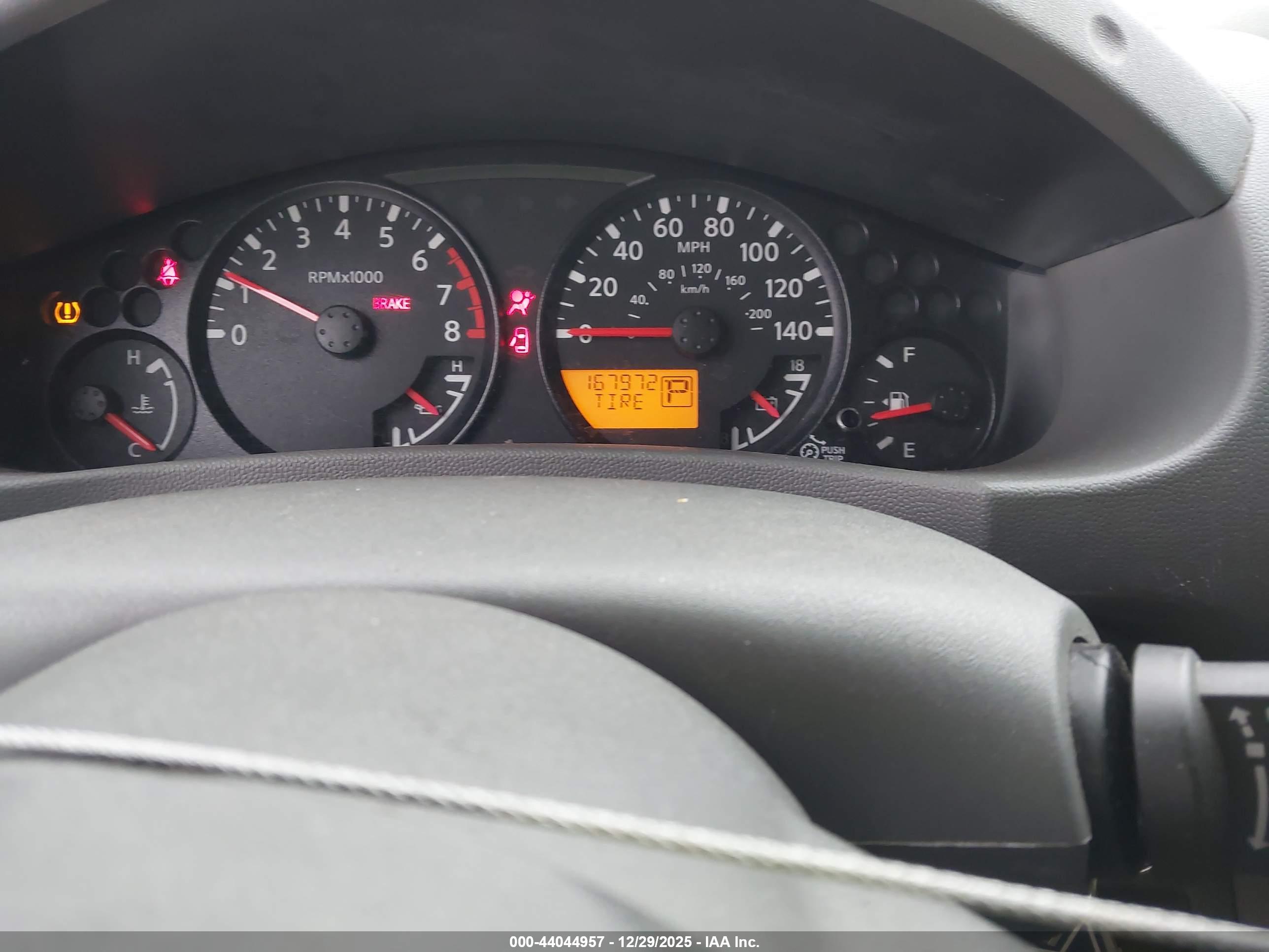 NISSAN FRONTIER image 7