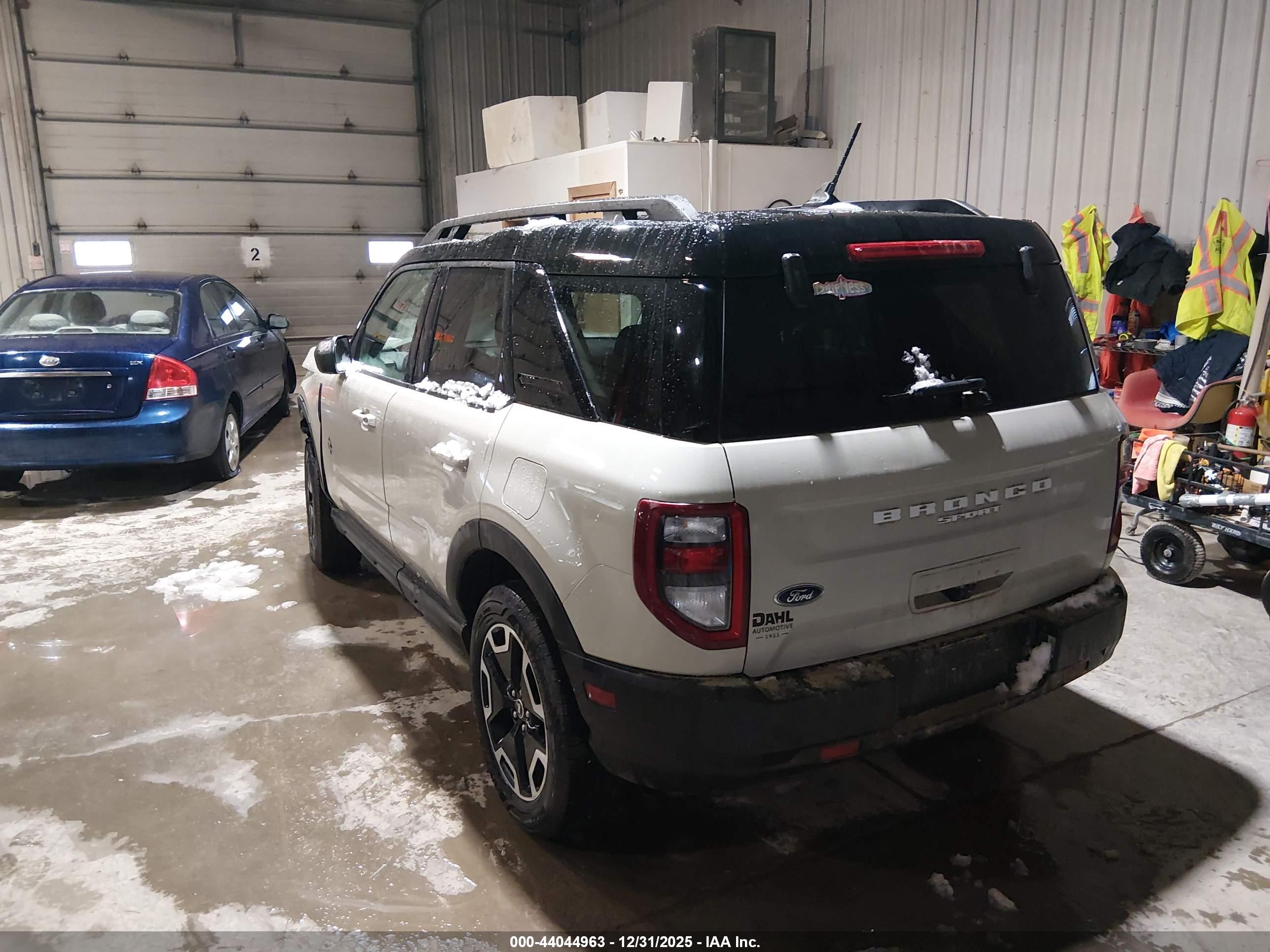FORD BRONCO image 3
