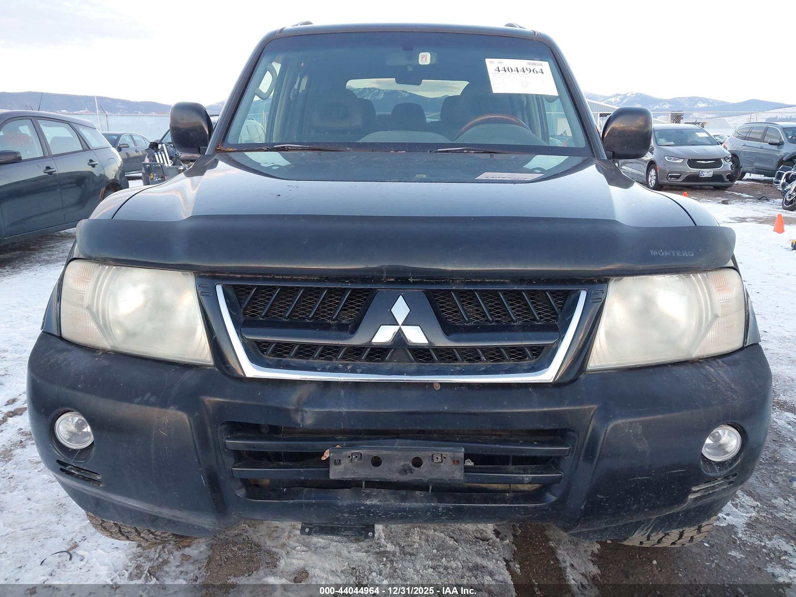 MITSUBISHI MONTERO image 6