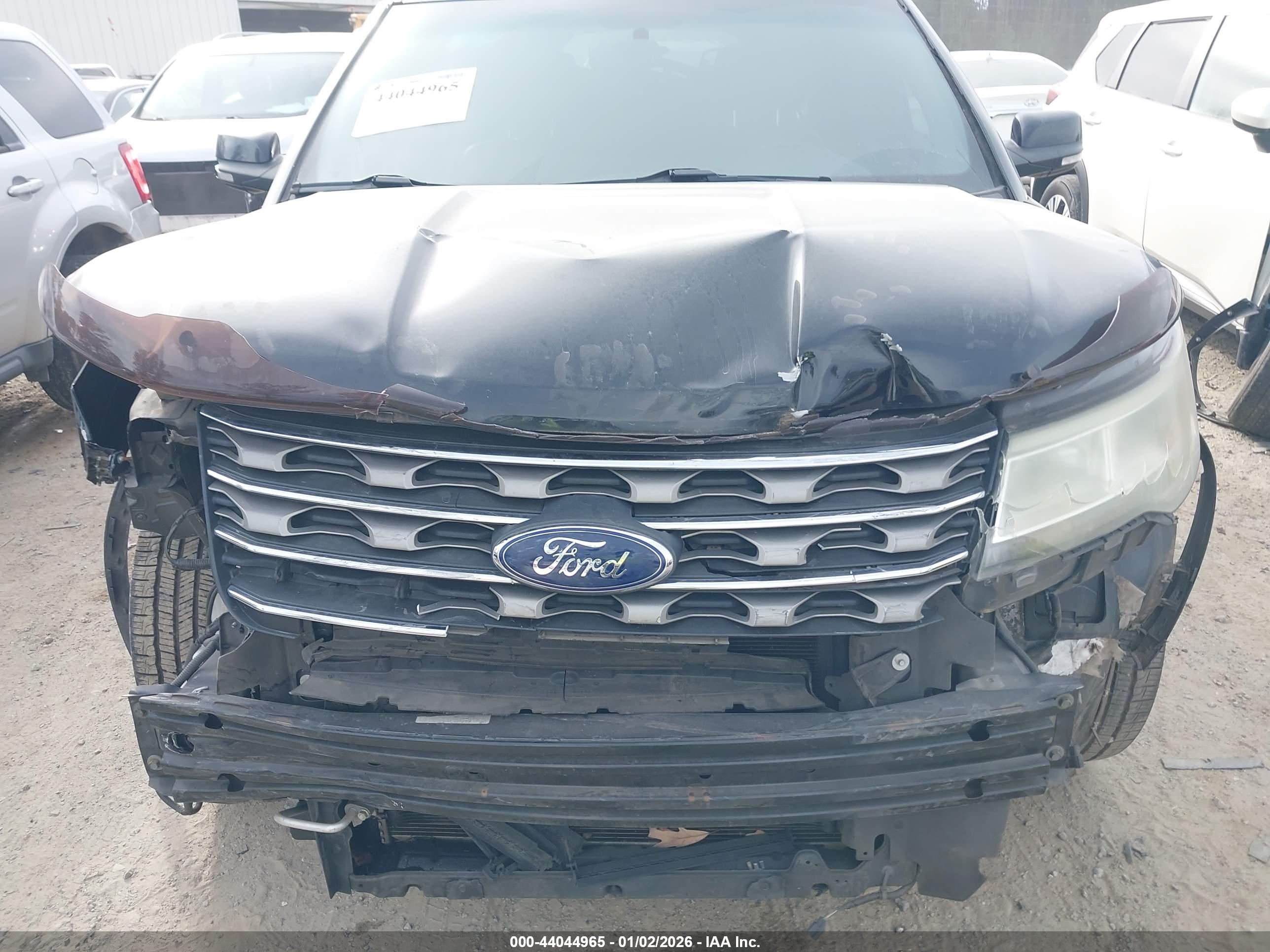 FORD EXPLORER image 6