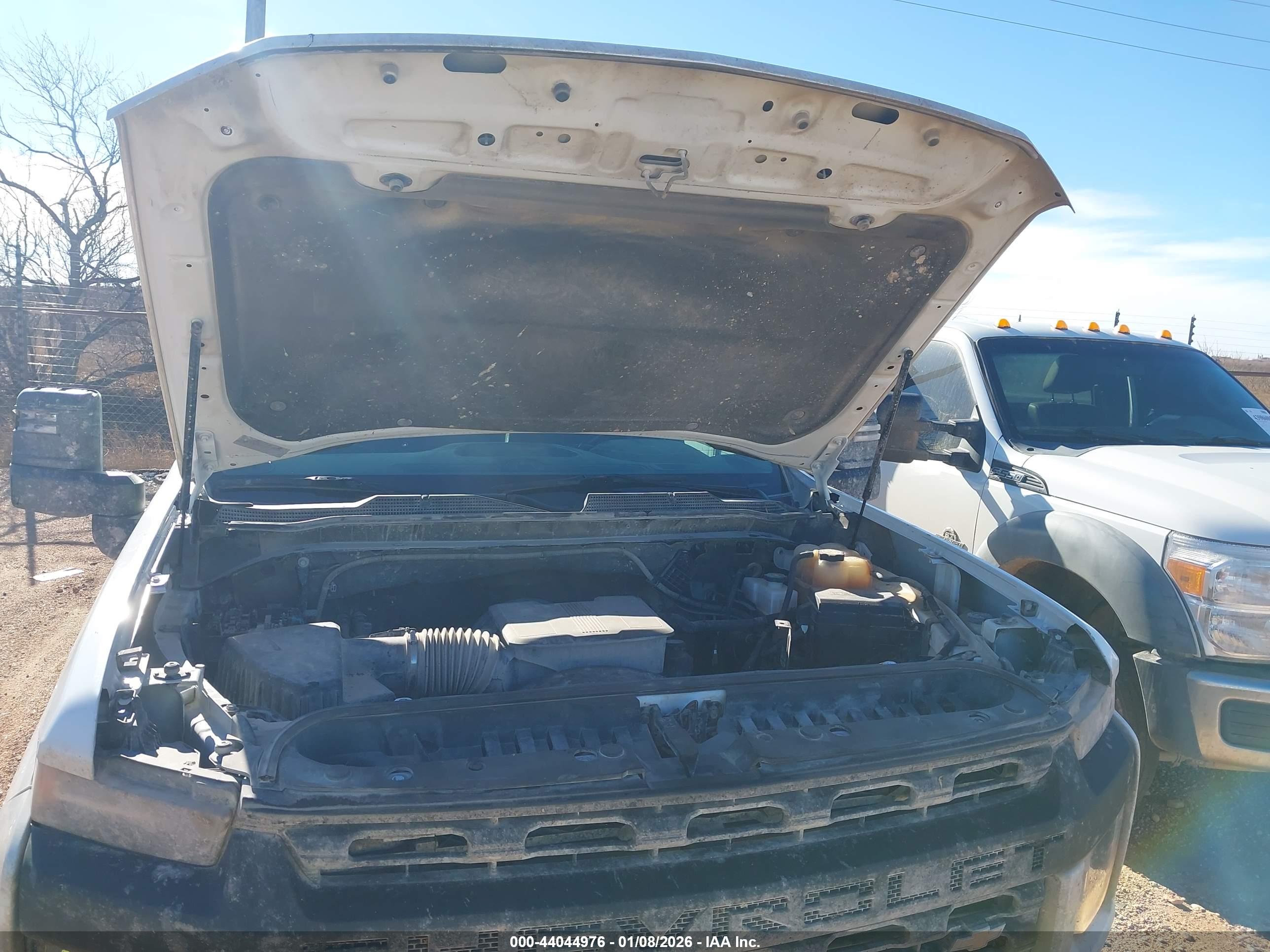 CHEVROLET SILVERADO image 10