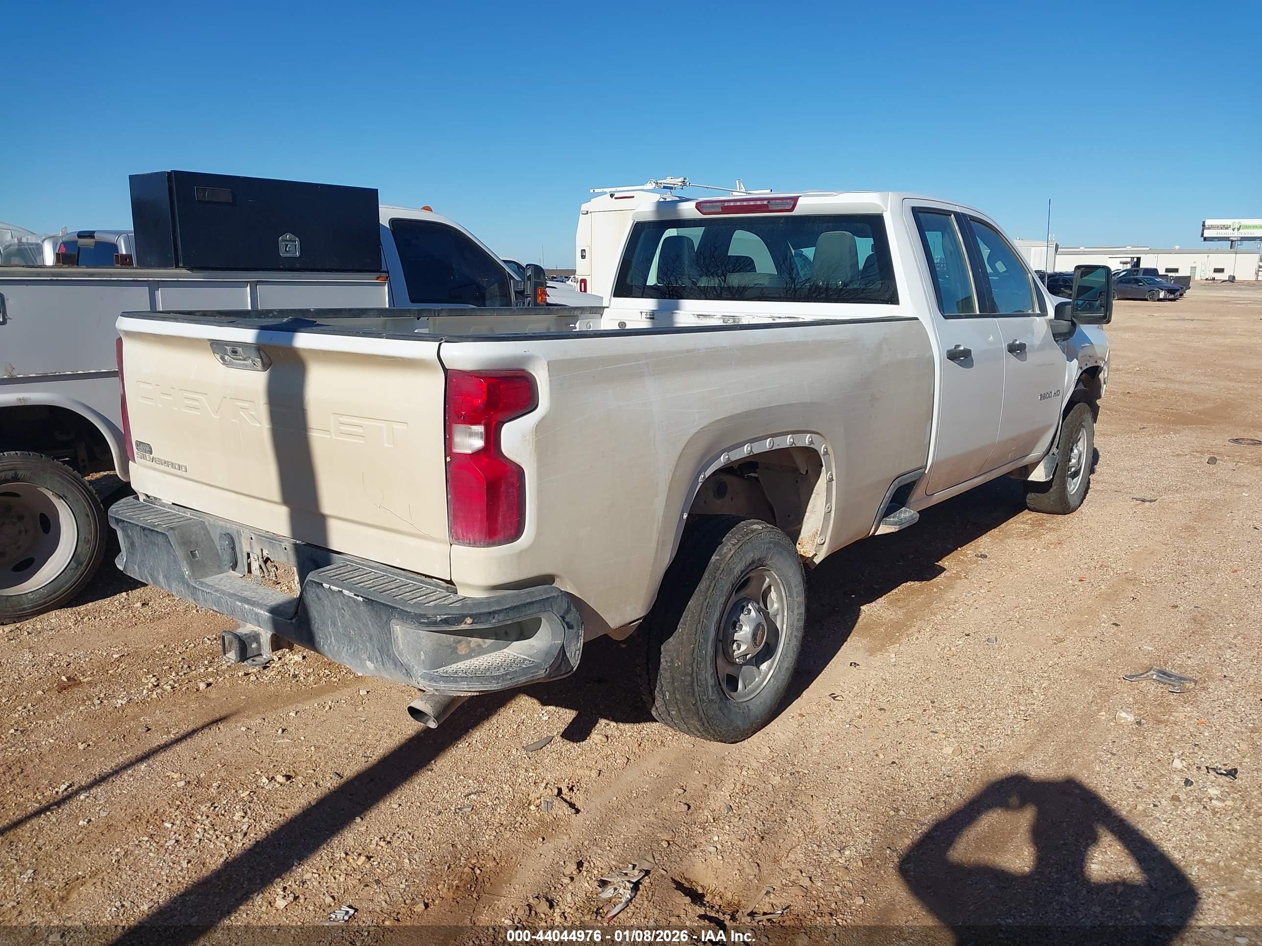 CHEVROLET SILVERADO image 4