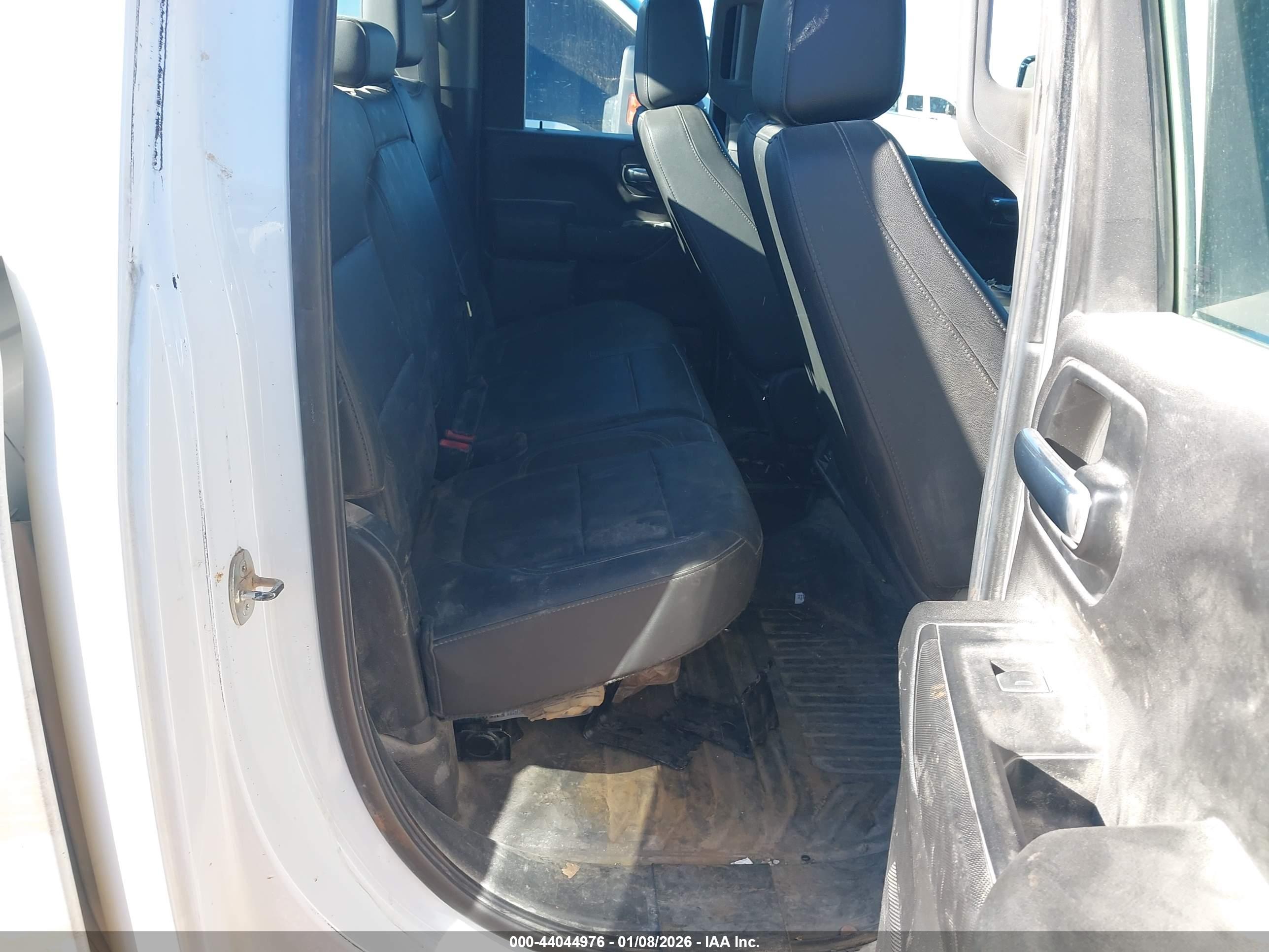 CHEVROLET SILVERADO image 8