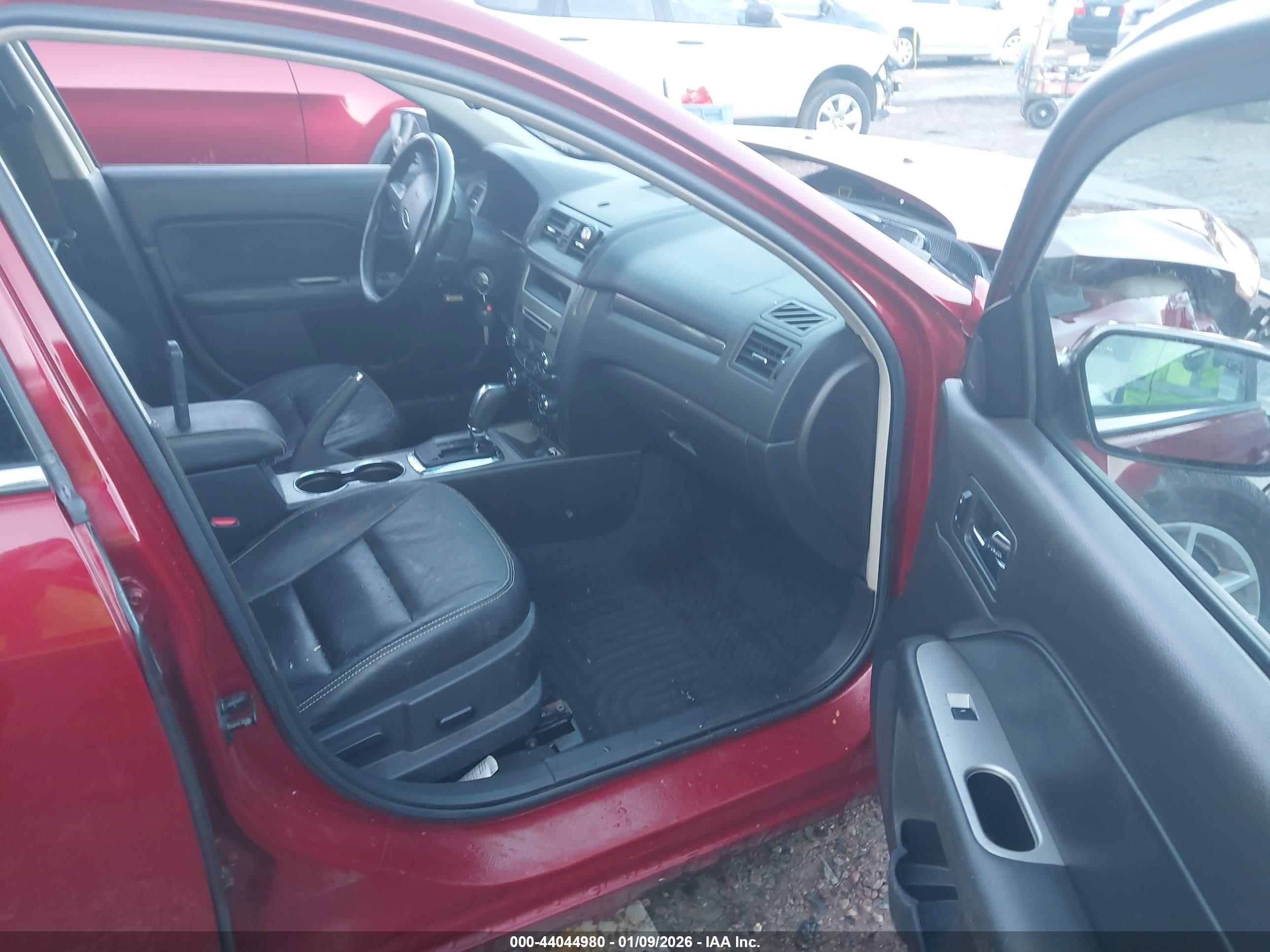 FORD FUSION image 5