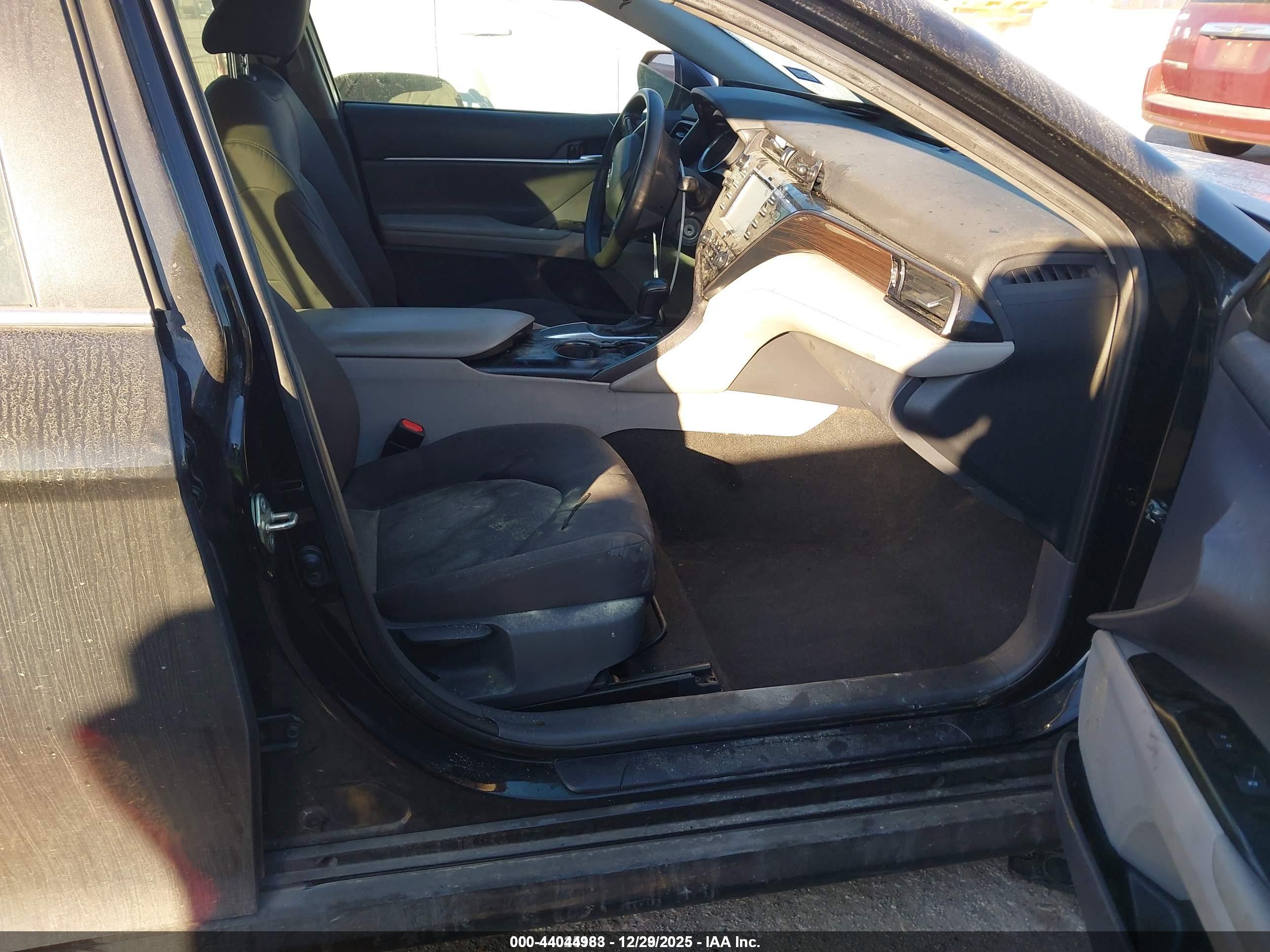 TOYOTA CAMRY image 5
