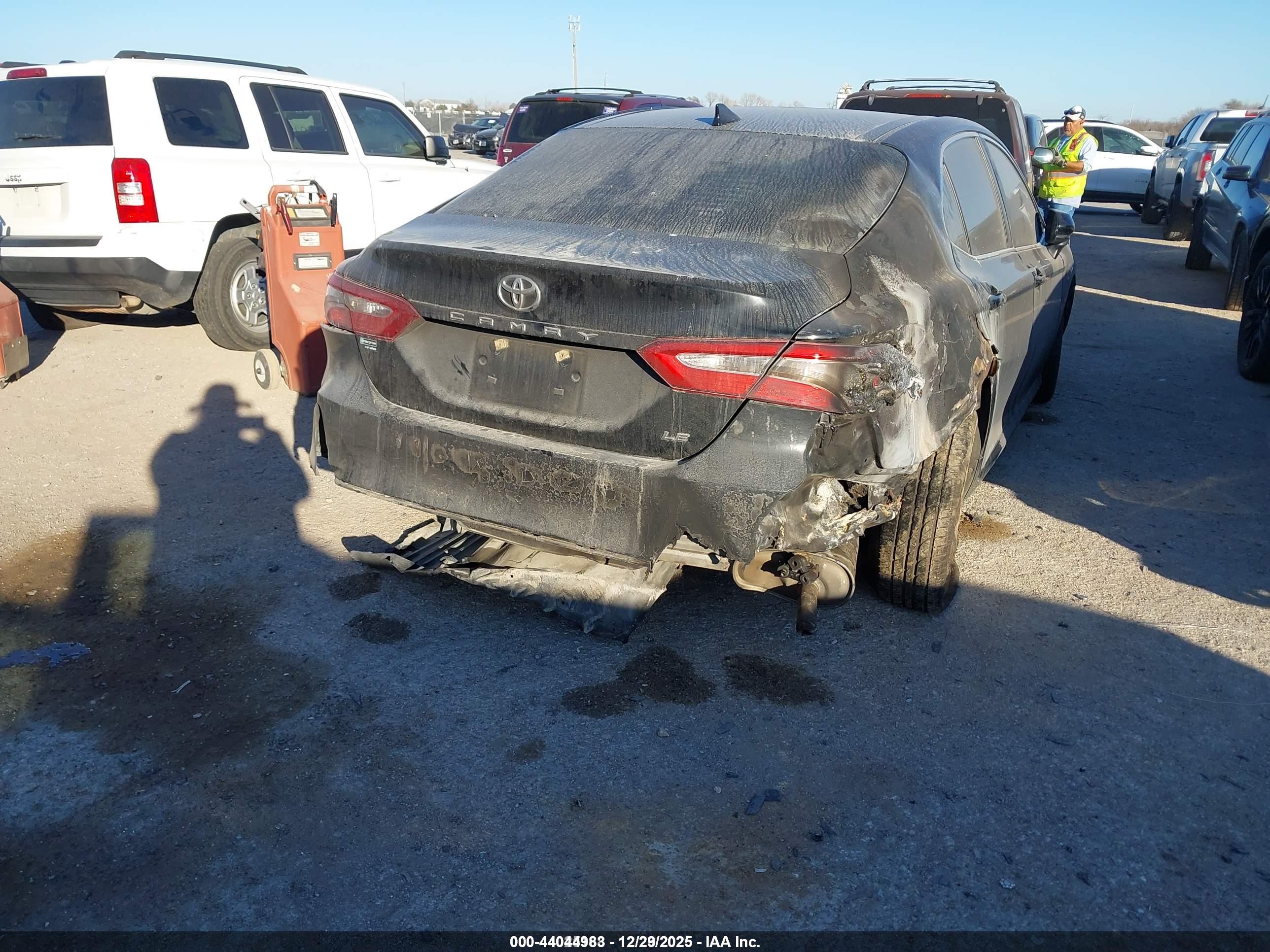 TOYOTA CAMRY image 6