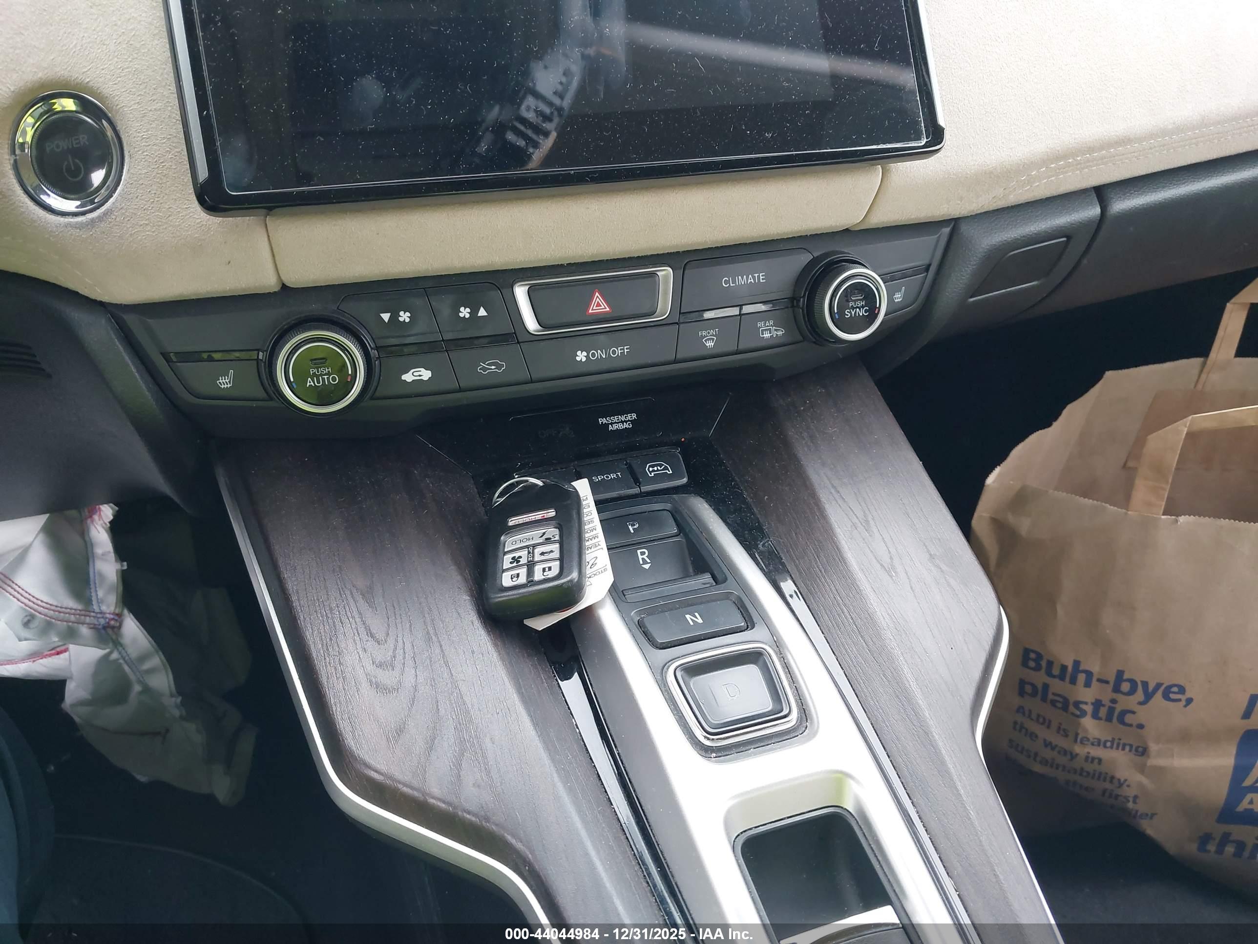 HONDA CLARITY image 11