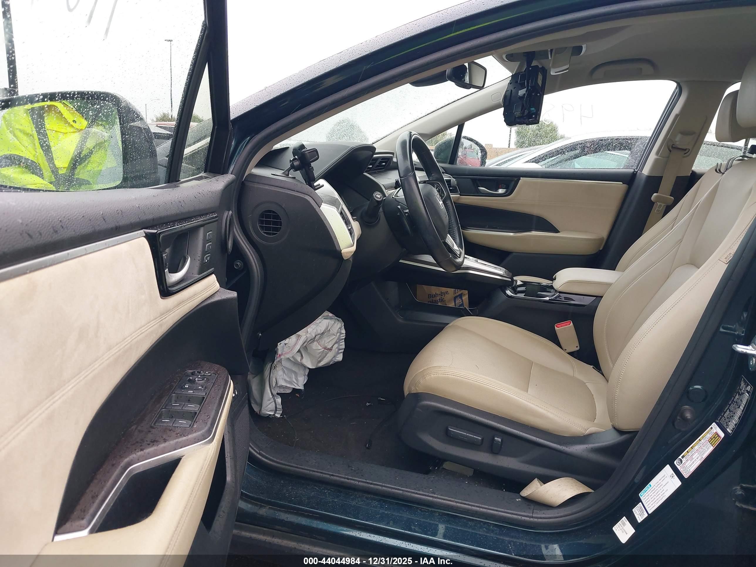 HONDA CLARITY image 5