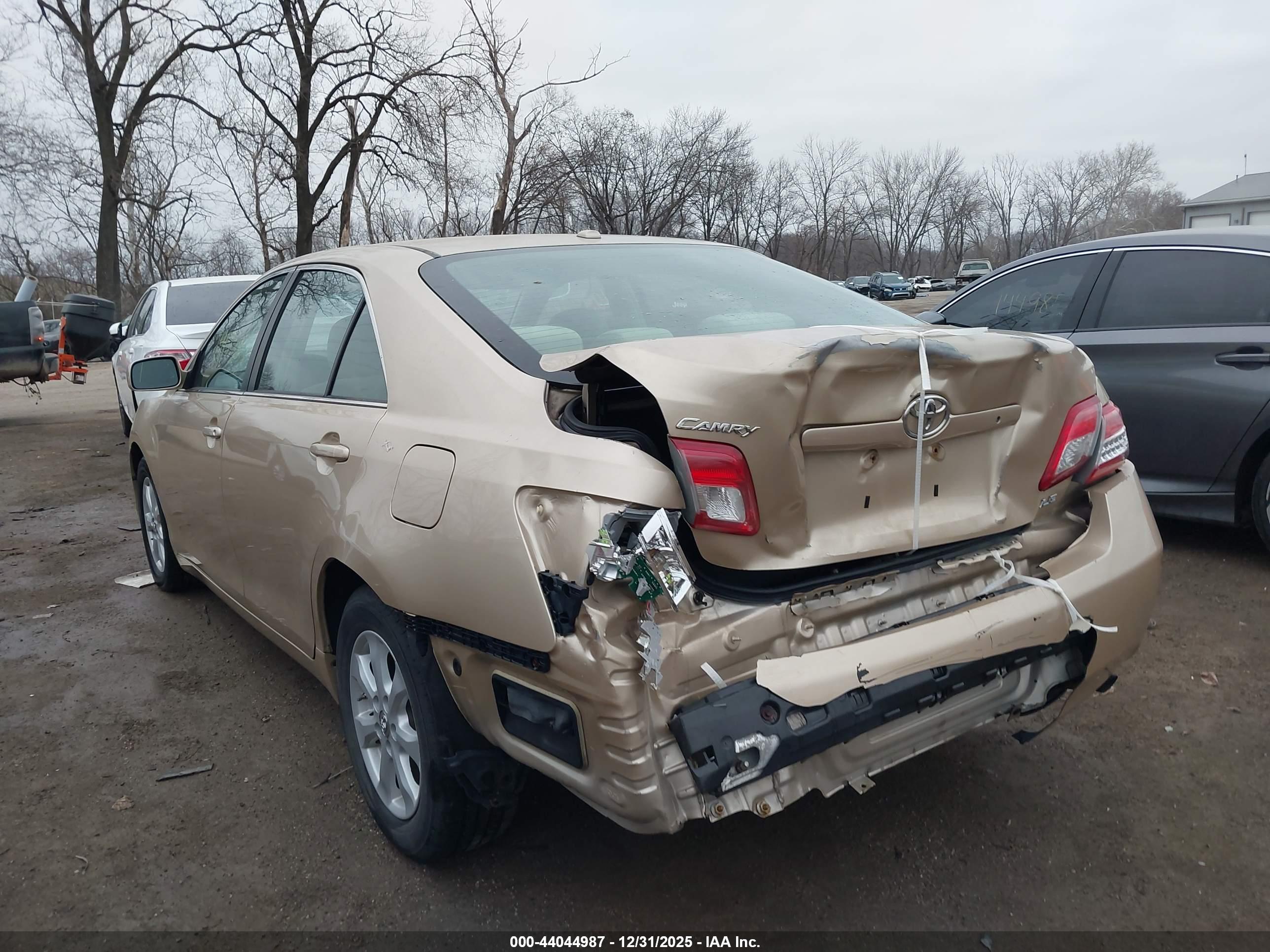 TOYOTA CAMRY image 6