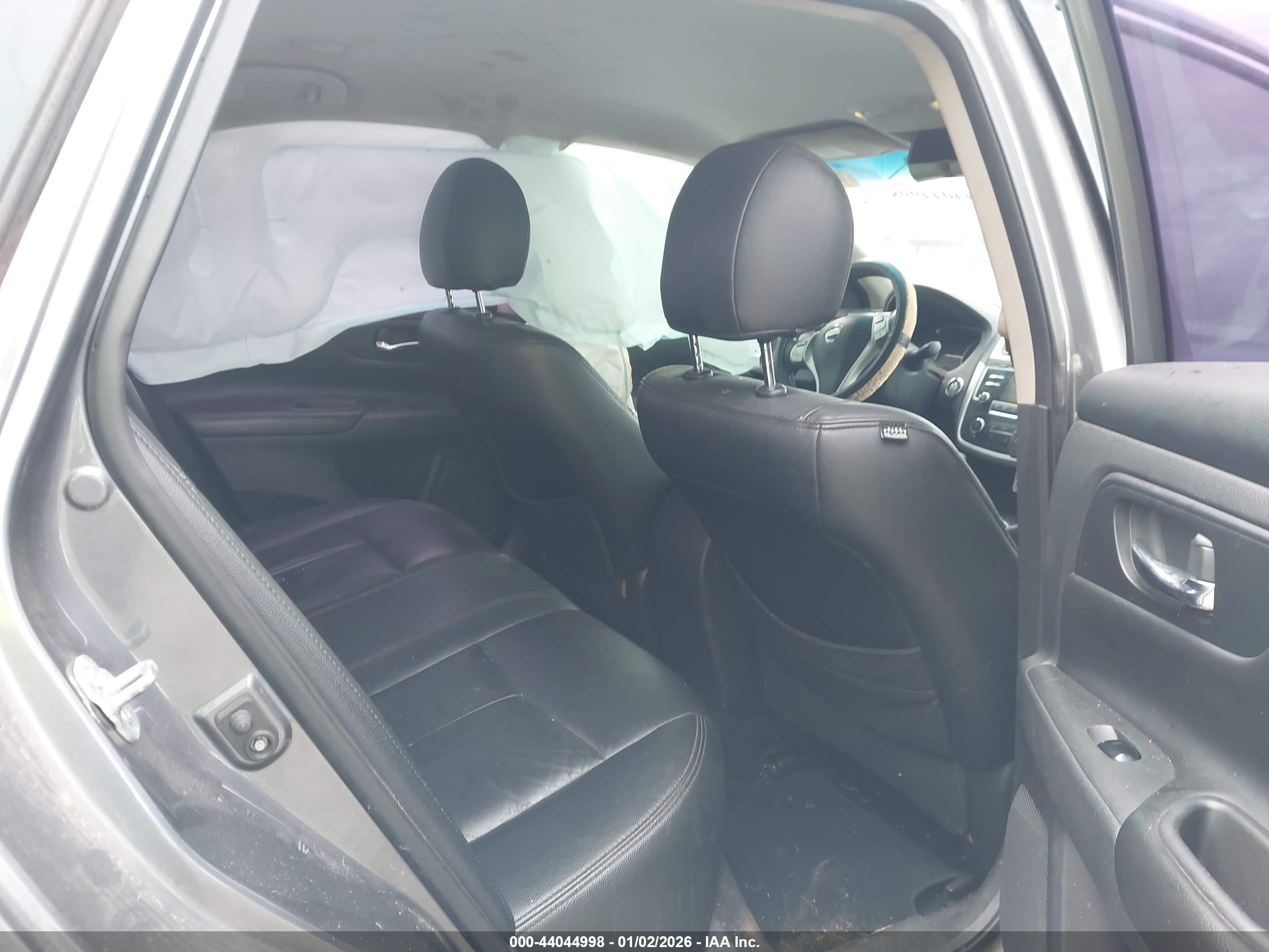 NISSAN ALTIMA image 8