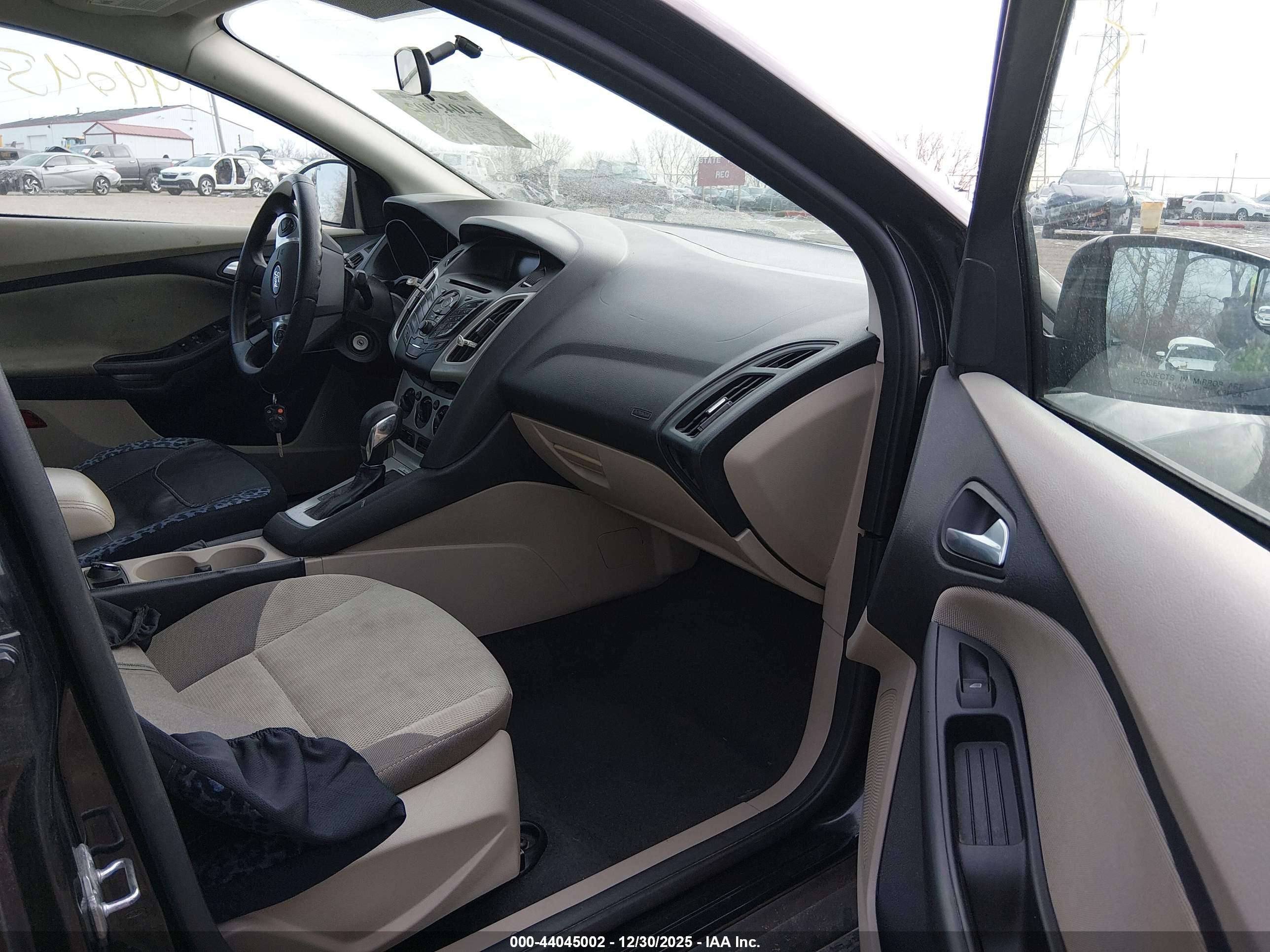FORD FOCUS image 5