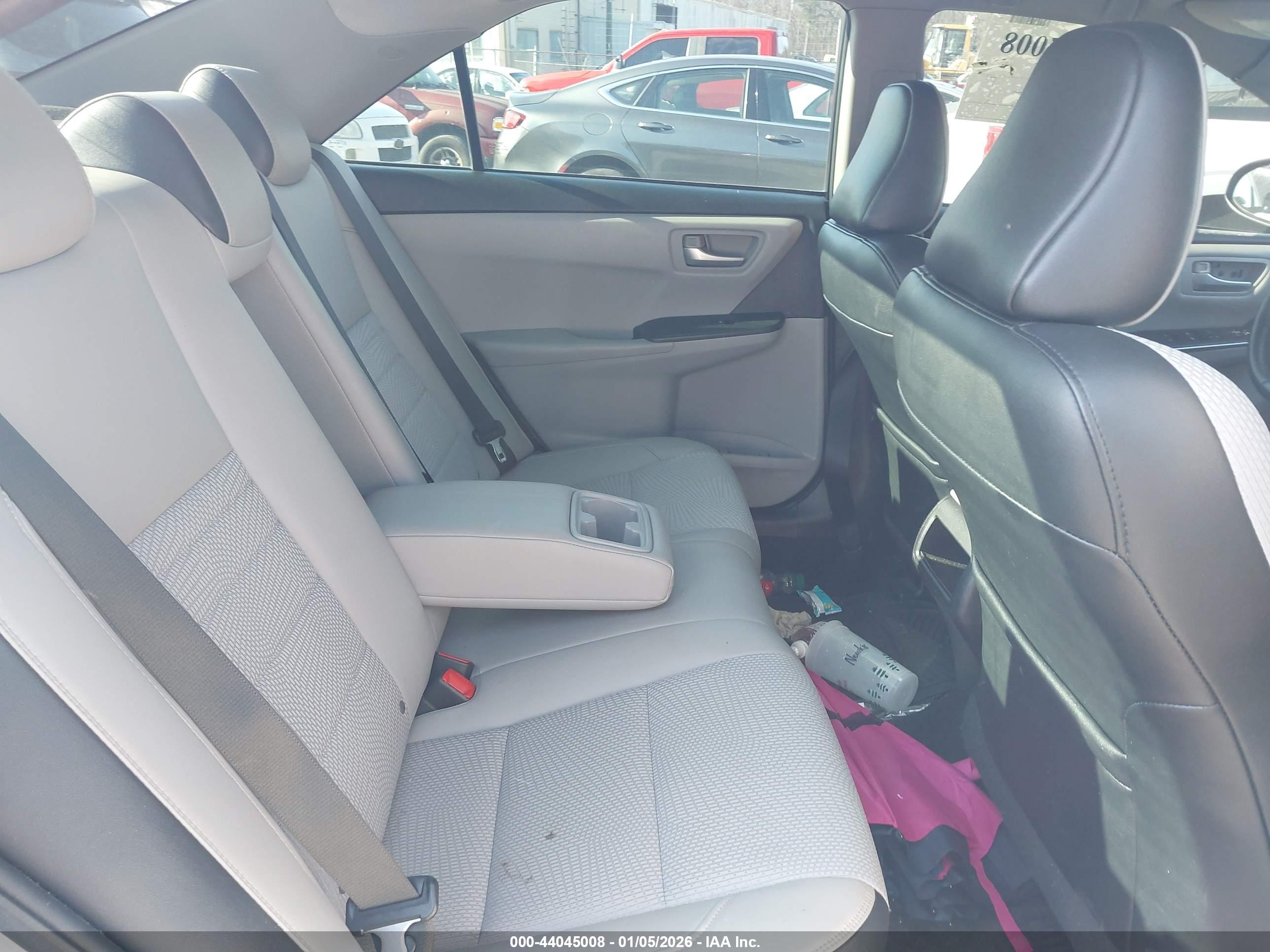 TOYOTA CAMRY image 8