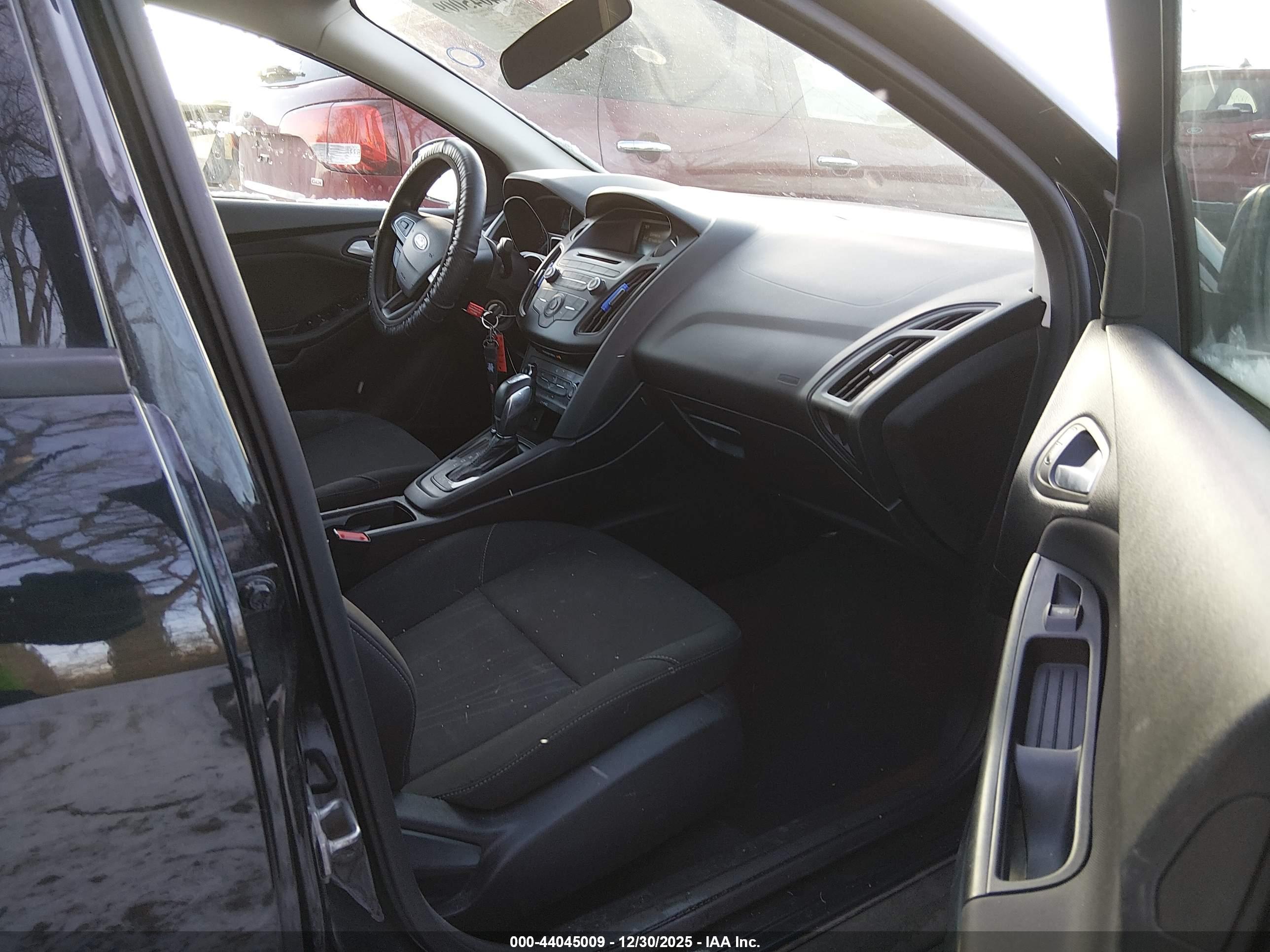 FORD FOCUS image 5
